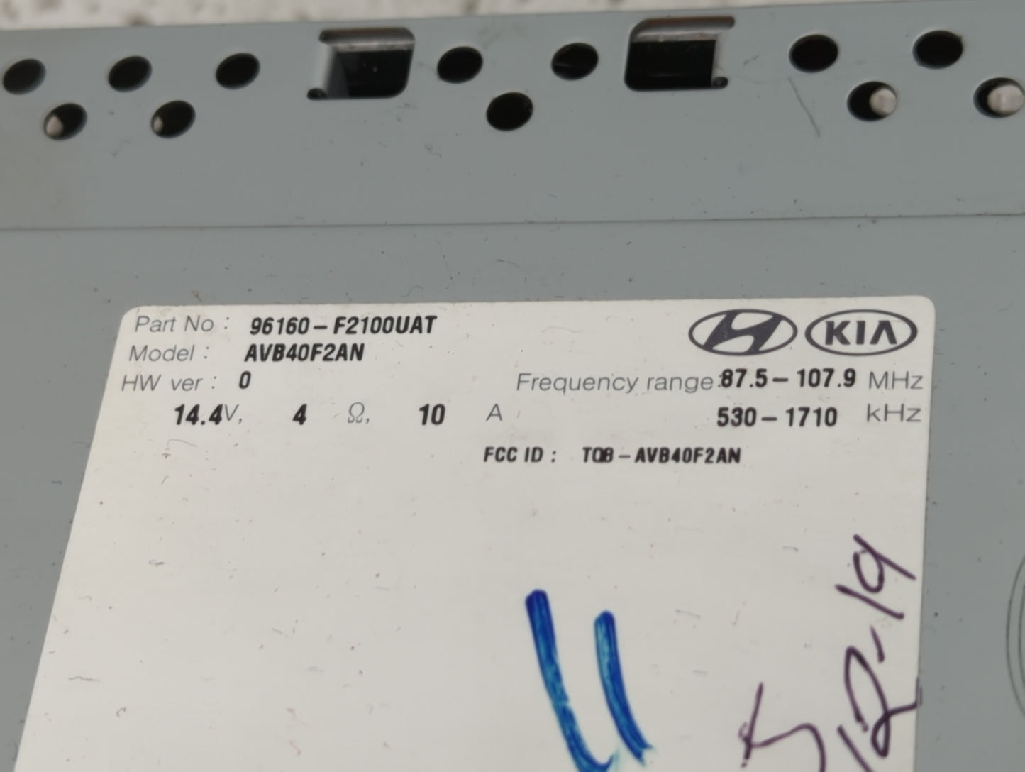 2017-2018 Hyundai Elantra Radio AM FM Cd Player Receiver Replacement P/N:96160-F2100UAT Fits Fits 2017 2018 OEM Used Auto Pa
