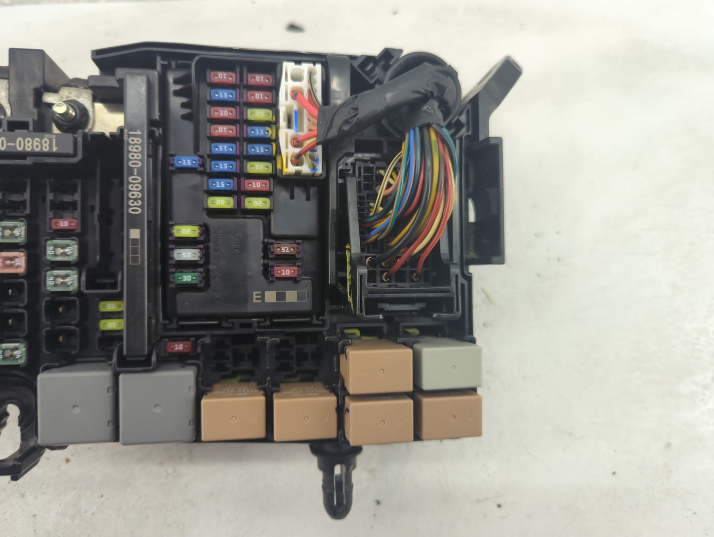 2017 Hyundai Elantra Fusebox Fuse Box Panel Relay Module P/N:91956-F2021 Fits OEM Used Auto Parts - Oemusedautoparts1.com