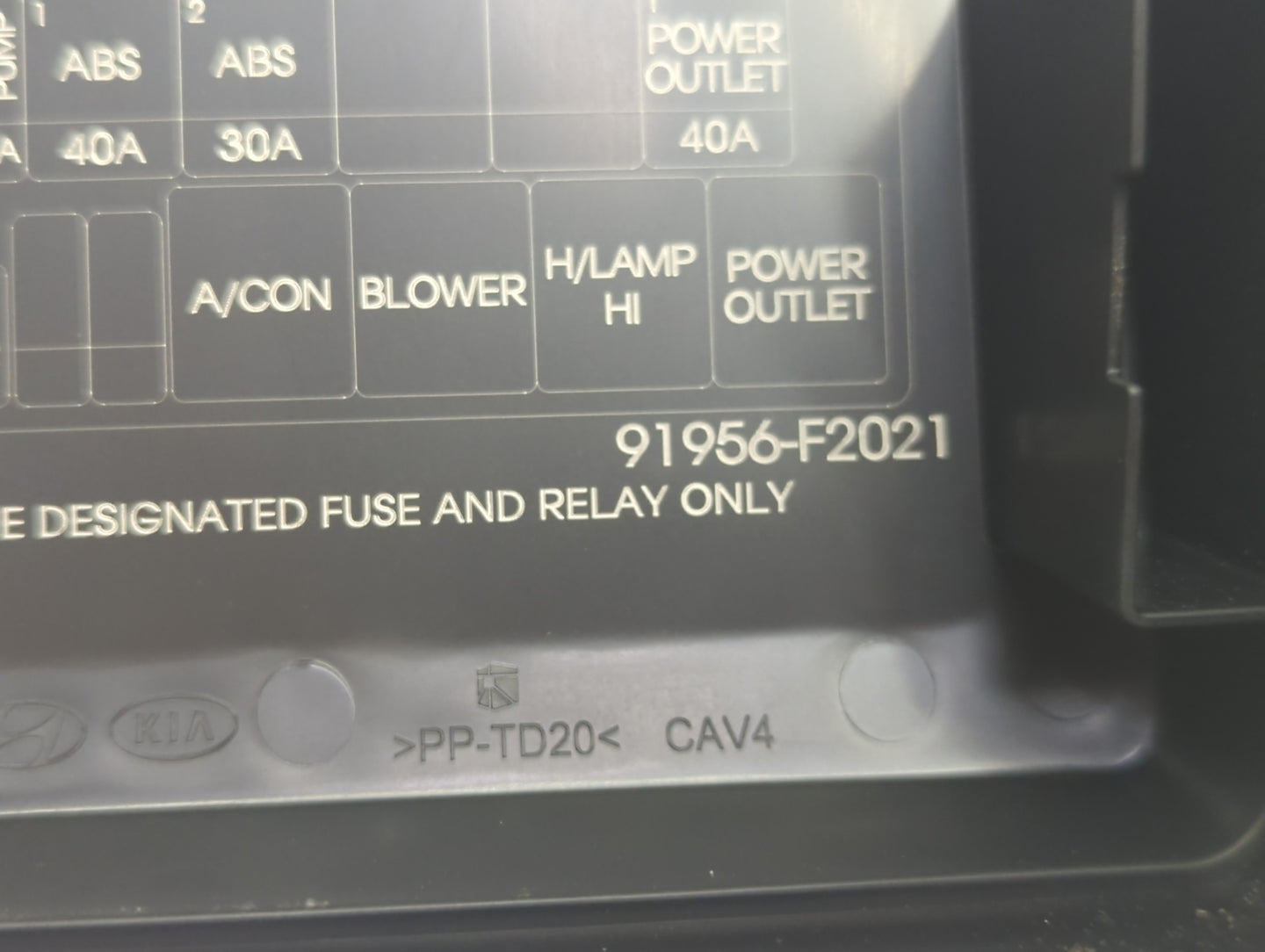 2017 Hyundai Elantra Fusebox Fuse Box Panel Relay Module P/N:91956-F2021 Fits OEM Used Auto Parts - Oemusedautoparts1.com