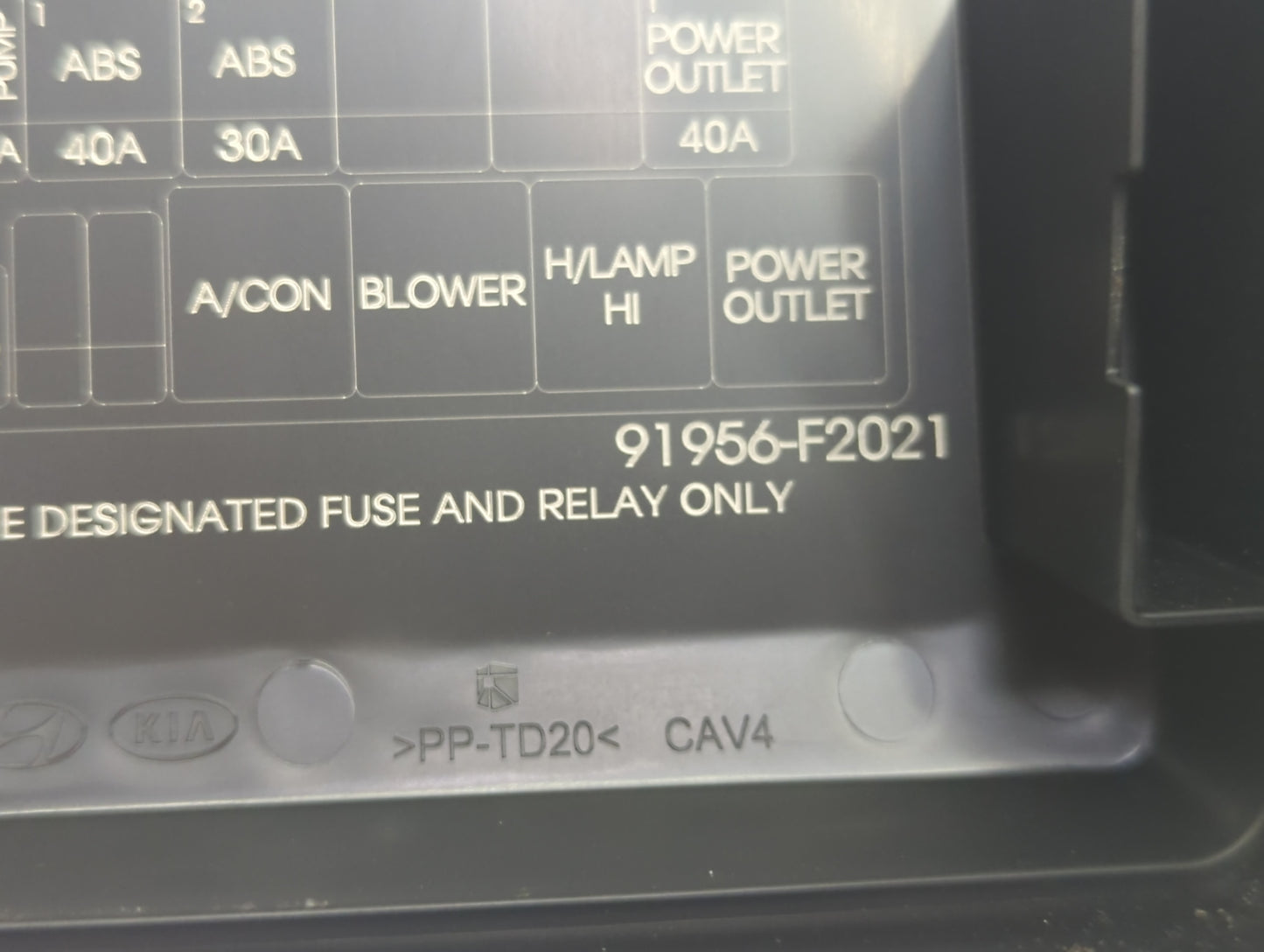 2017 Hyundai Elantra Fusebox Fuse Box Panel Relay Module P/N:91956-F2021 Fits OEM Used Auto Parts - Oemusedautoparts1.com