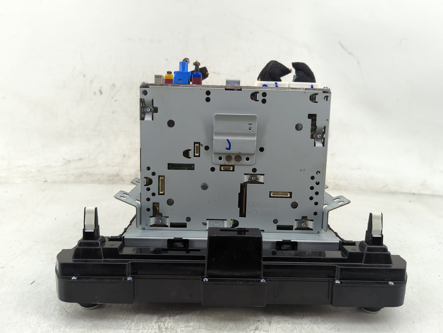 2017-2018 Hyundai Elantra Radio AM FM Cd Player Receiver Replacement P/N:96160-F2110UAT Fits Fits 2017 2018 OEM Used Auto Pa