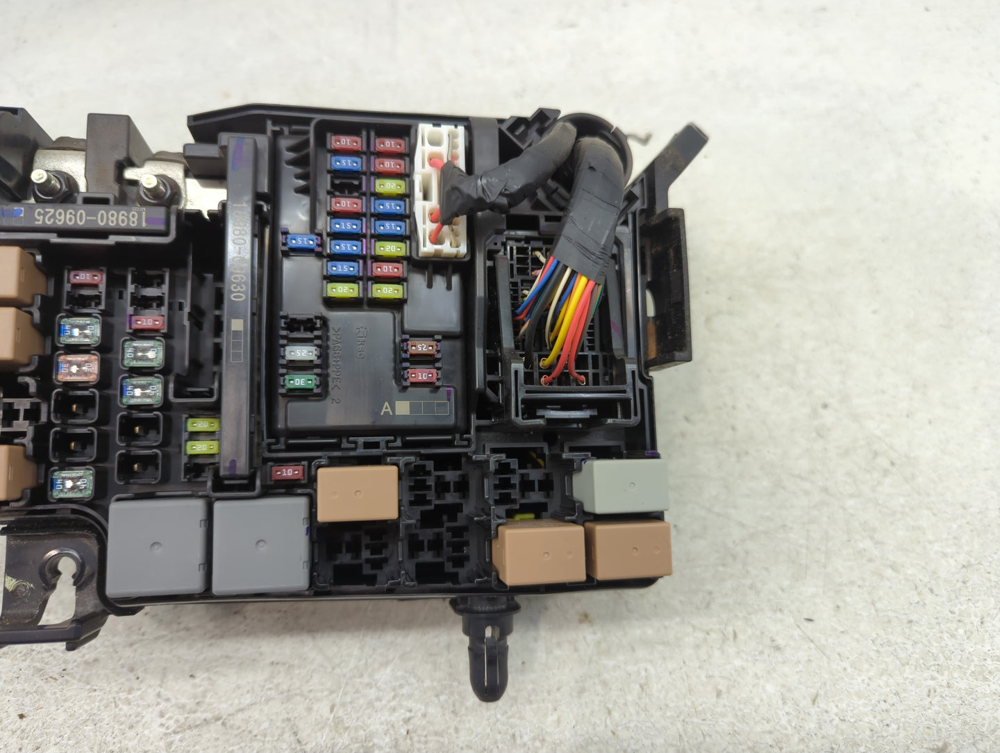 2017 Hyundai Elantra Fusebox Fuse Box Panel Relay Module P/N:91956-F2020 Fits OEM Used Auto Parts - Oemusedautoparts1.com