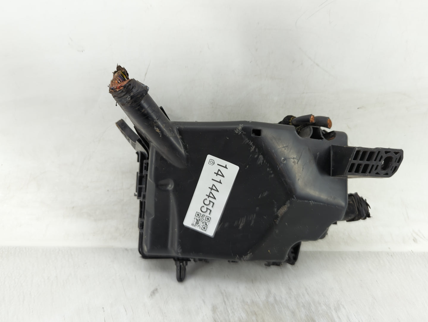 2017 Hyundai Elantra Fusebox Fuse Box Panel Relay Module Fits OEM Used Auto Parts - Oemusedautoparts1.com