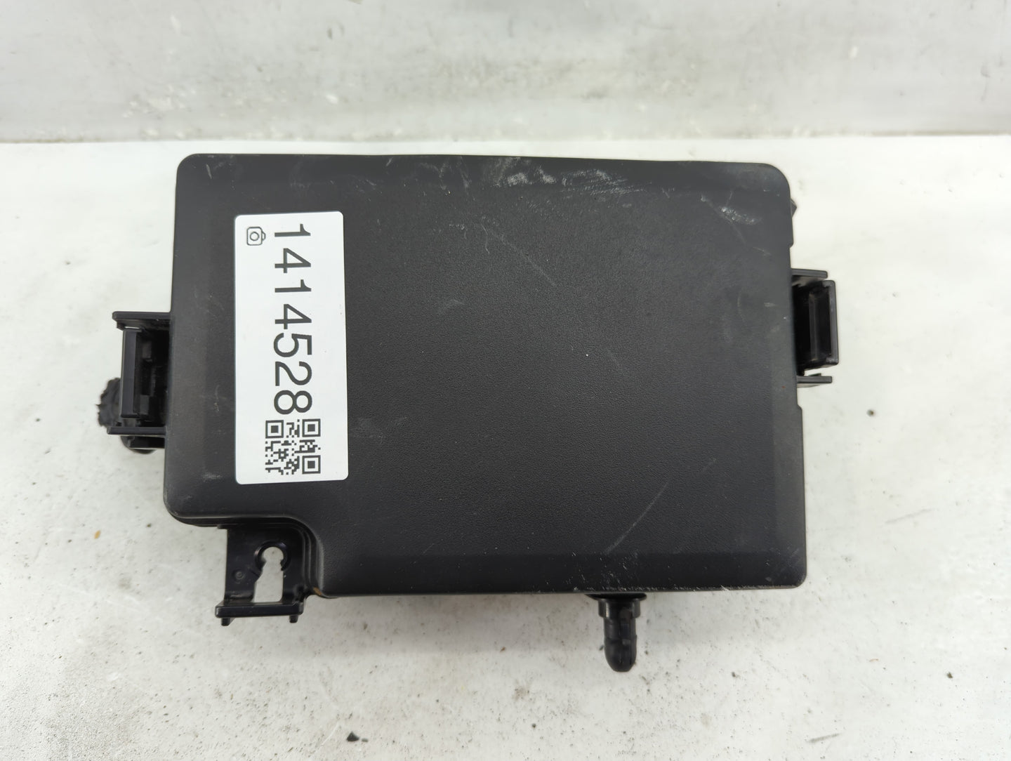 2017 Hyundai Elantra Fusebox Fuse Box Panel Relay Module P/N:91203 F2200 Fits OEM Used Auto Parts - Oemusedautoparts1.com