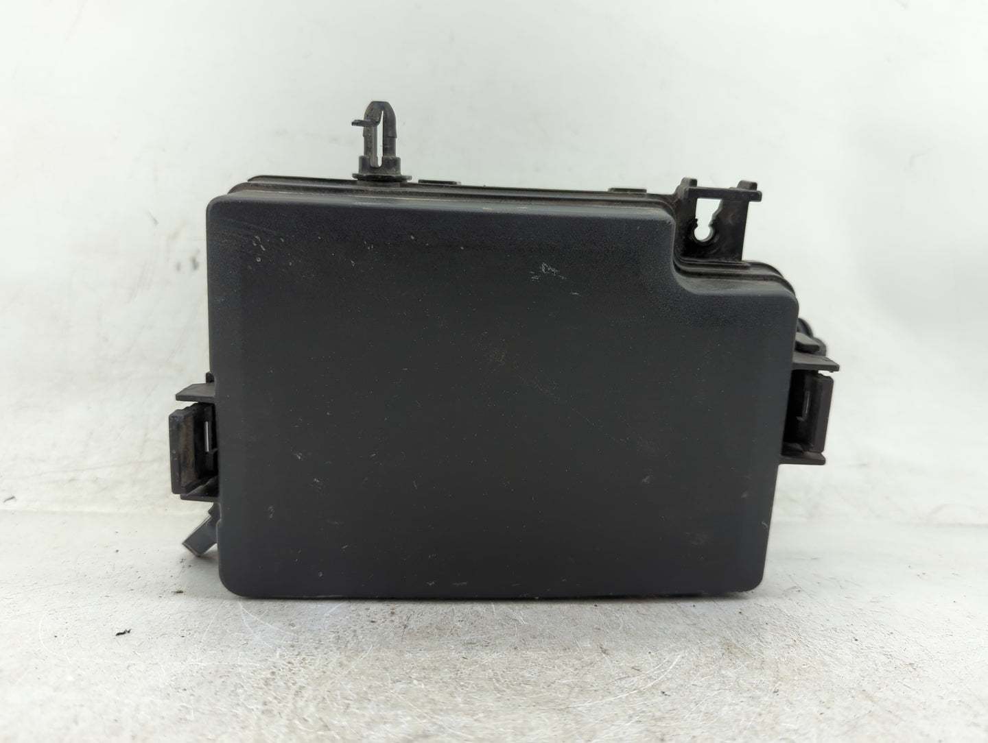 2017 Hyundai Elantra Fusebox Fuse Box Panel Relay Module P/N:91203 F2200 Fits OEM Used Auto Parts - Oemusedautoparts1.com