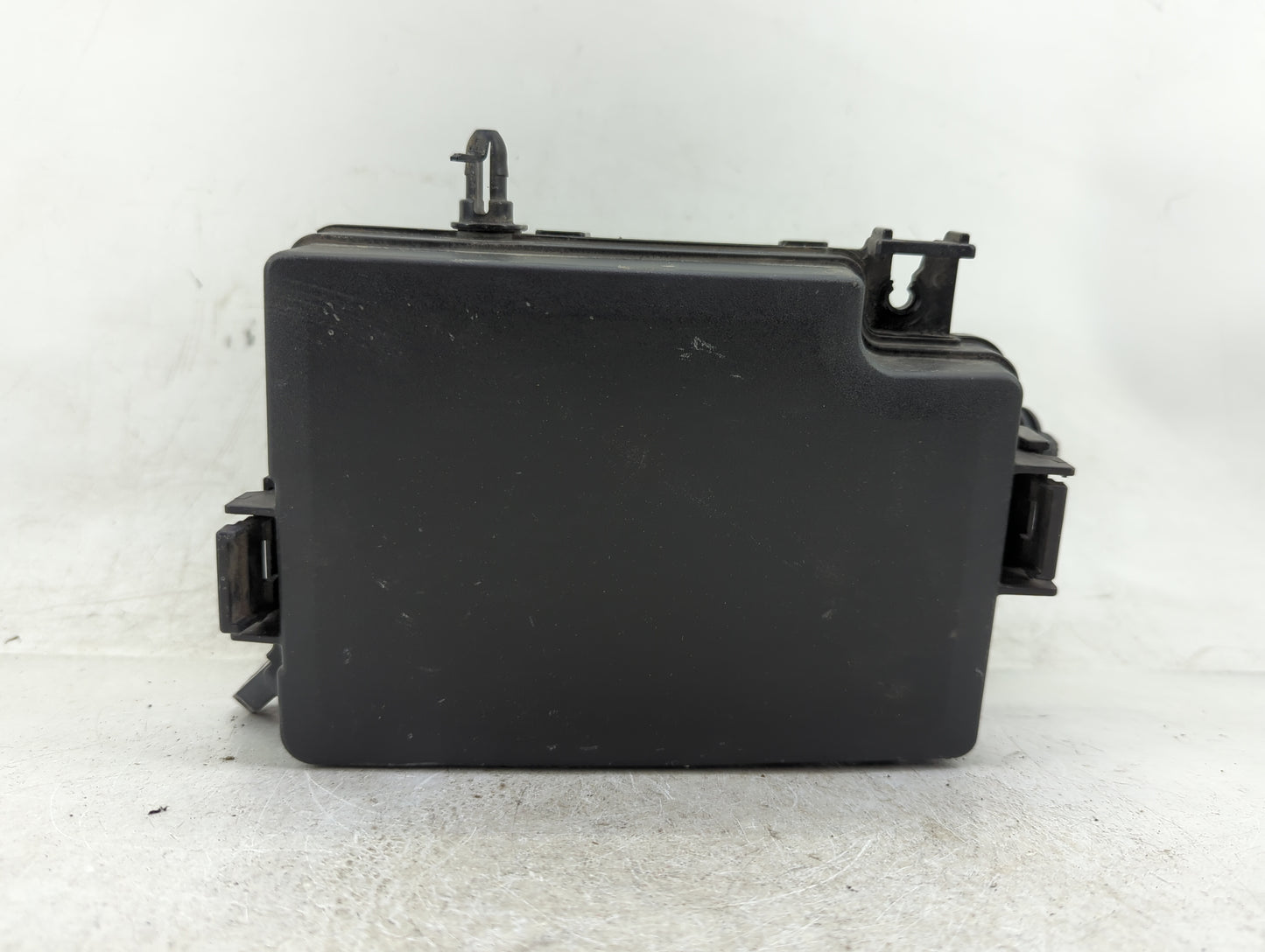 2017 Hyundai Elantra Fusebox Fuse Box Panel Relay Module P/N:91203 F2200 Fits OEM Used Auto Parts - Oemusedautoparts1.com