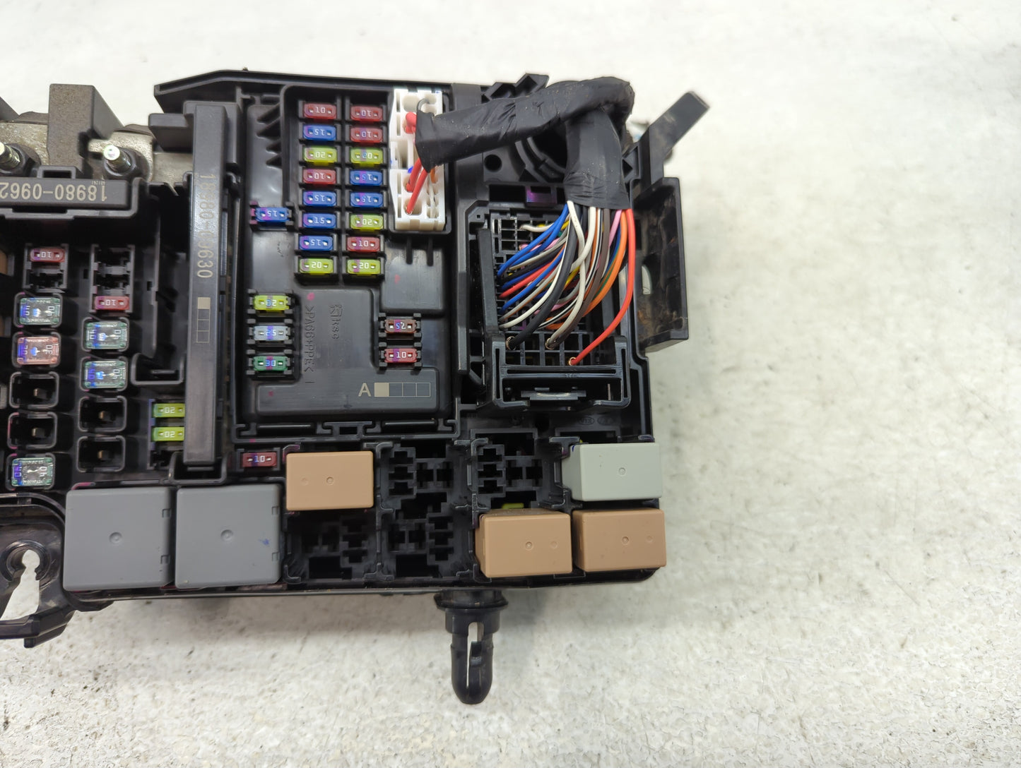 2017 Hyundai Elantra Fusebox Fuse Box Panel Relay Module P/N:91956-F2020 Fits OEM Used Auto Parts - Oemusedautoparts1.com