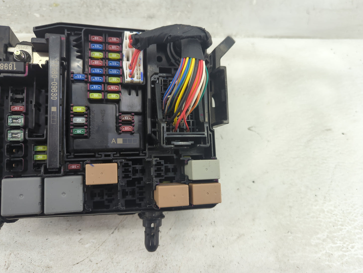2017 Hyundai Elantra Fusebox Fuse Box Panel Relay Module Fits OEM Used Auto Parts - Oemusedautoparts1.com