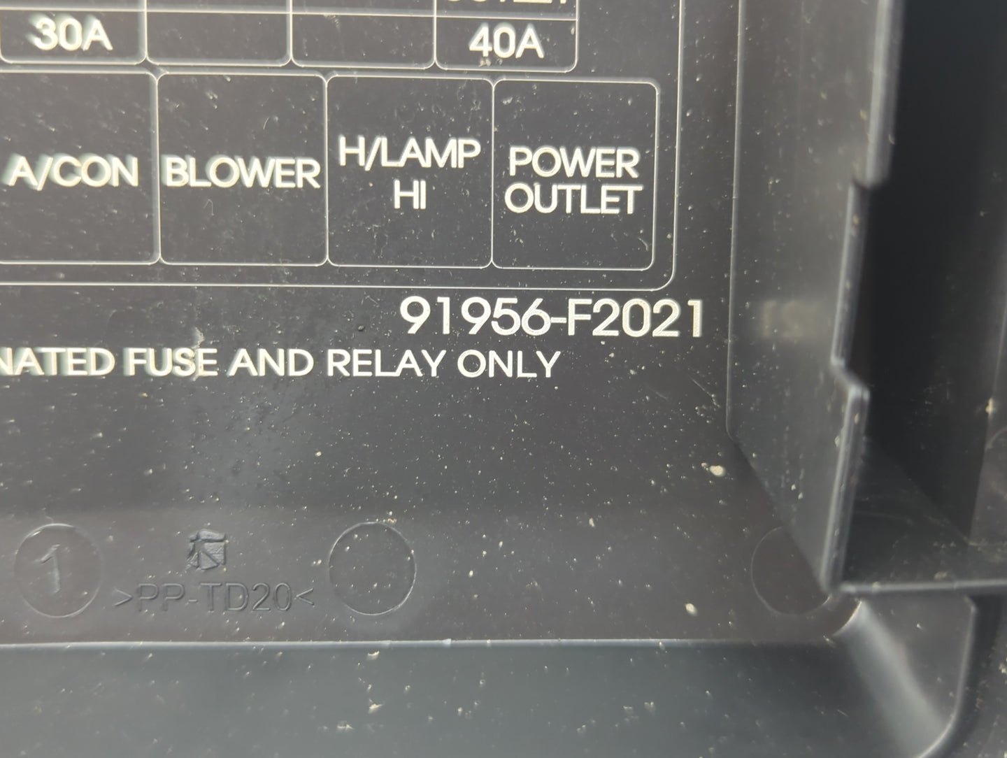 2017 Hyundai Elantra Fusebox Fuse Box Panel Relay Module P/N:91956-F2021 Fits OEM Used Auto Parts - Oemusedautoparts1.com