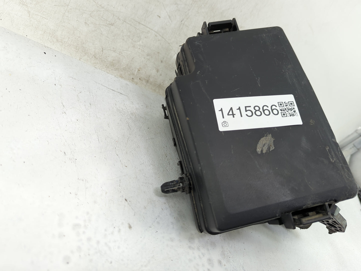 2017 Hyundai Elantra Fusebox Fuse Box Panel Relay Module P/N:91203 F2200 Fits OEM Used Auto Parts - Oemusedautoparts1.com