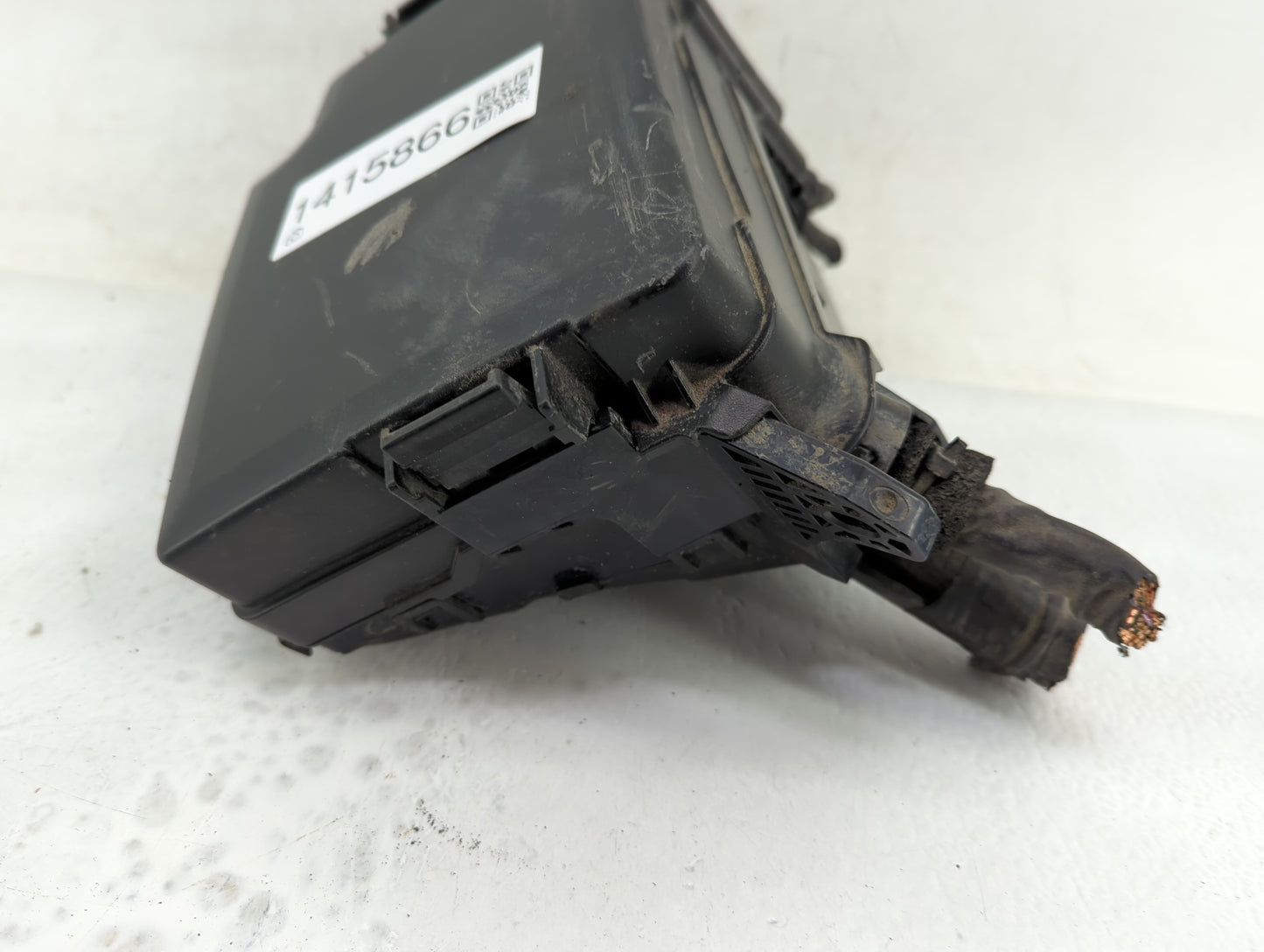 2017 Hyundai Elantra Fusebox Fuse Box Panel Relay Module P/N:91203 F2200 Fits OEM Used Auto Parts - Oemusedautoparts1.com