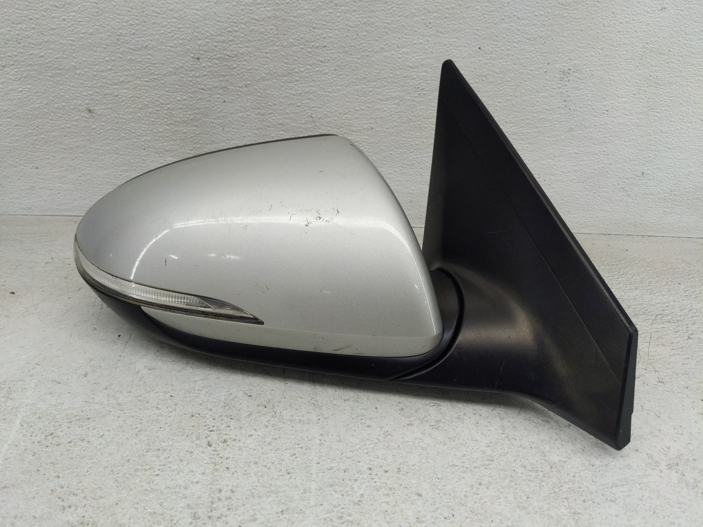 2017-2018 Hyundai Elantra Passenger Side View Mirror - Right Door Mirror OEM Used - Oemusedautoparts1.com
