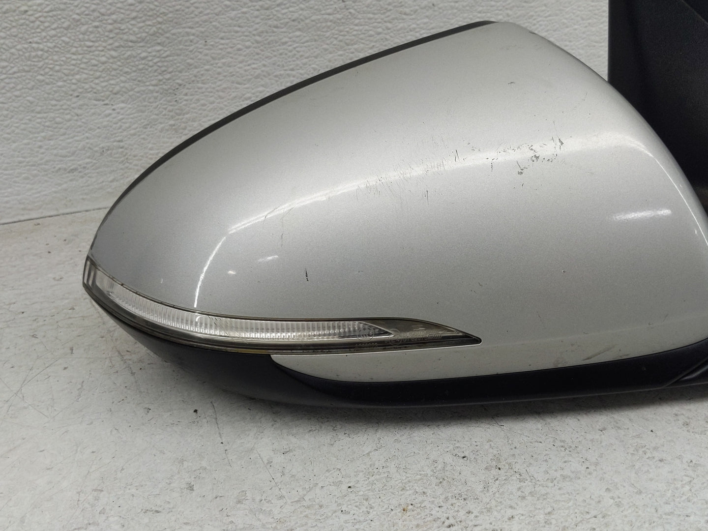 2017-2018 Hyundai Elantra Passenger Side View Mirror - Right Door Mirror OEM Used - Oemusedautoparts1.com