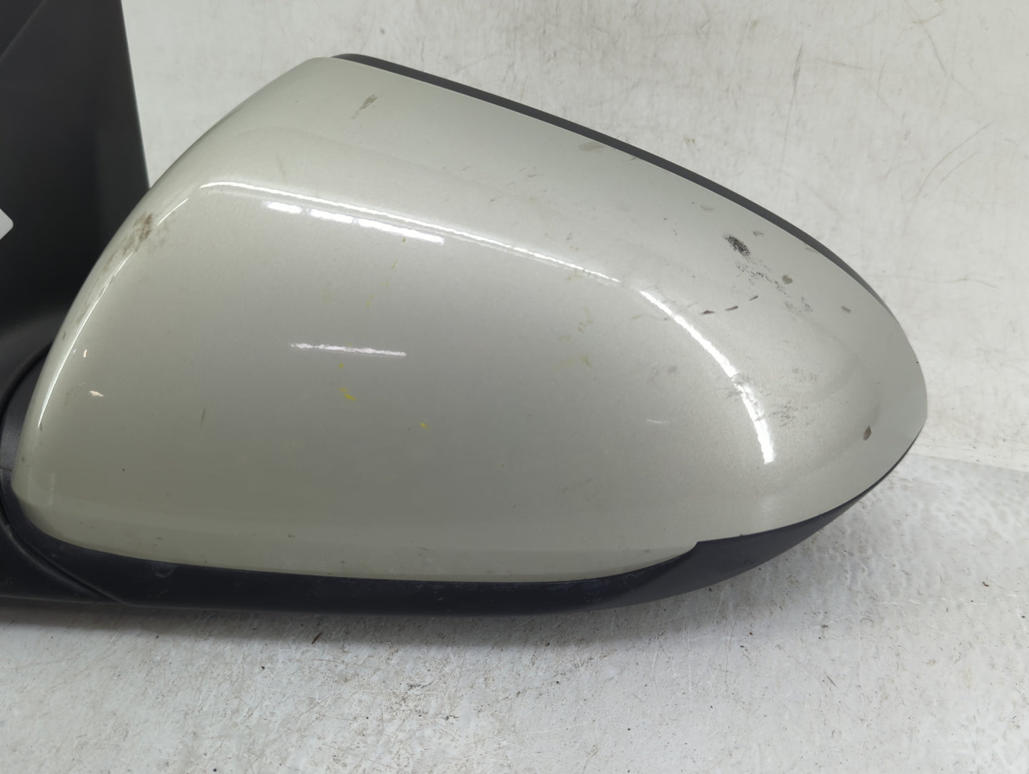 2017-2020 Hyundai Elantra Driver Side View Mirror - Left Door Mirror OEM Used - Oemusedautoparts1.com