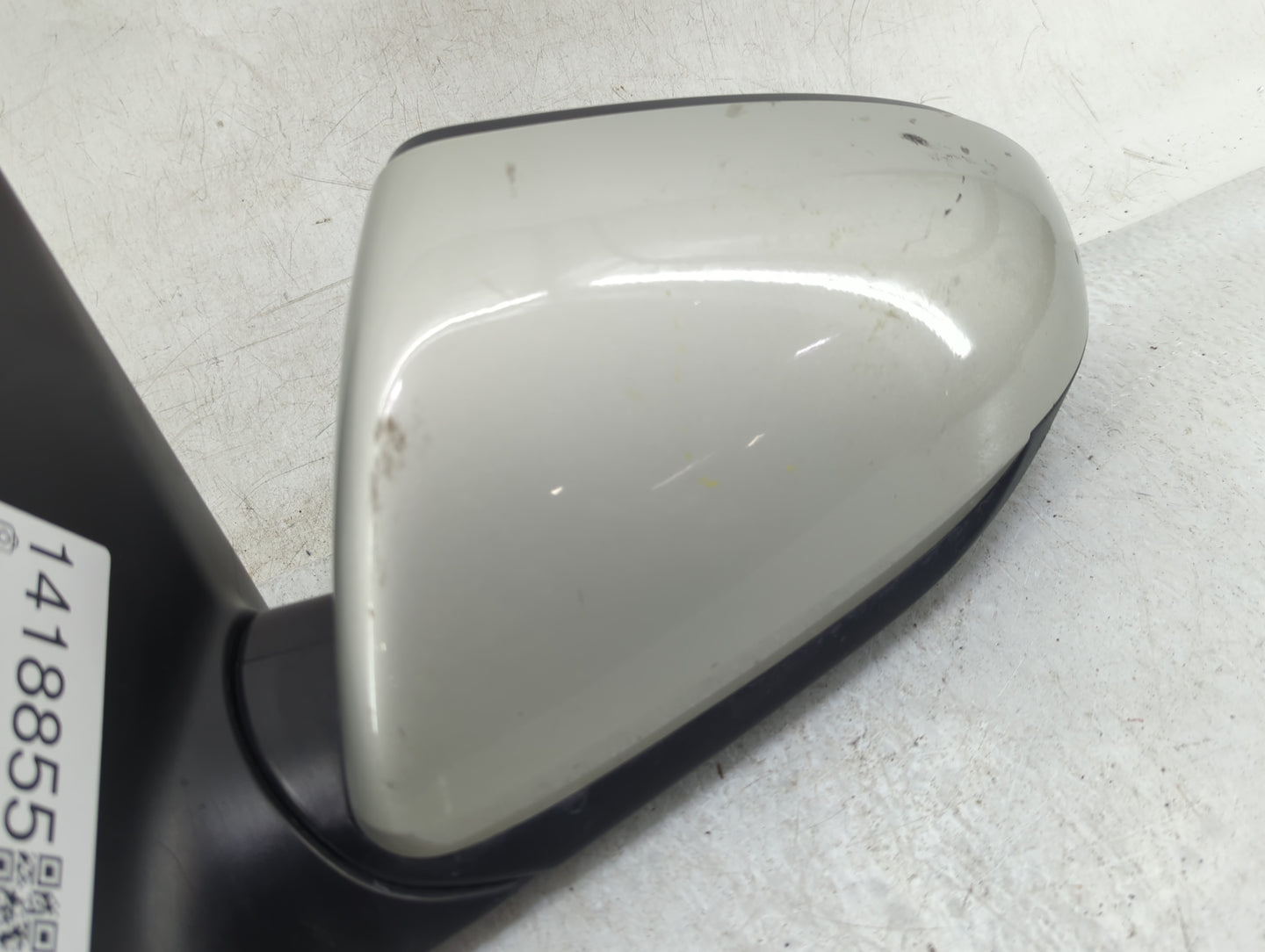 2017-2020 Hyundai Elantra Driver Side View Mirror - Left Door Mirror OEM Used - Oemusedautoparts1.com