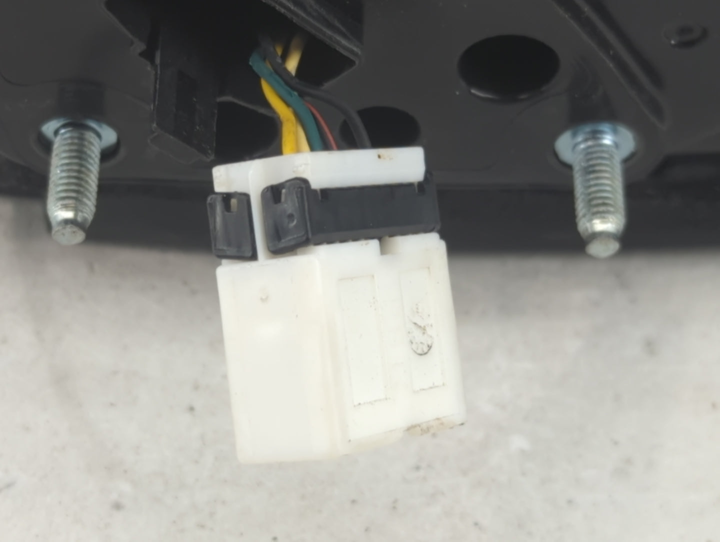 2017-2020 Hyundai Elantra Driver Side View Mirror - Left Door Mirror OEM Used - Oemusedautoparts1.com