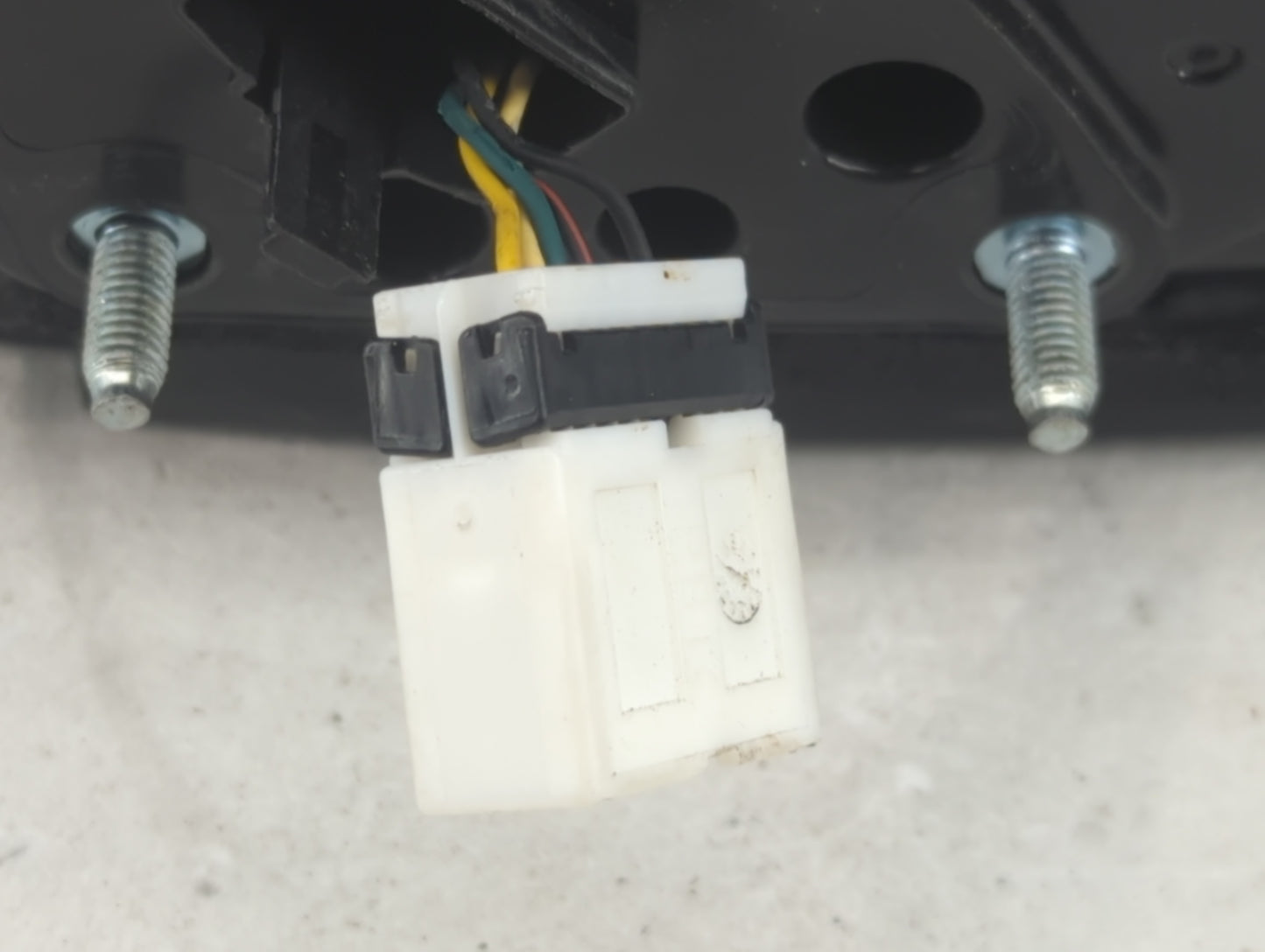 2017-2020 Hyundai Elantra Driver Side View Mirror - Left Door Mirror OEM Used - Oemusedautoparts1.com