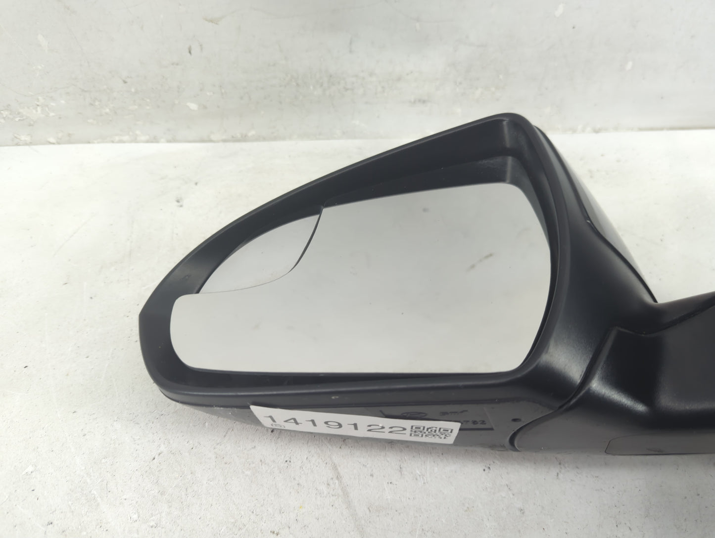 2017-2020 Hyundai Elantra Driver Side View Mirror - Left Door Mirror OEM Used - Oemusedautoparts1.com