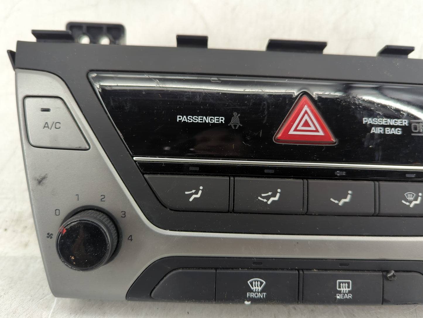 2017-2018 Hyundai Elantra Climate Control Module Temperature AC/Heater Replacement P/N:97250-F20604X 97250-F2XXX Fits OEM Us