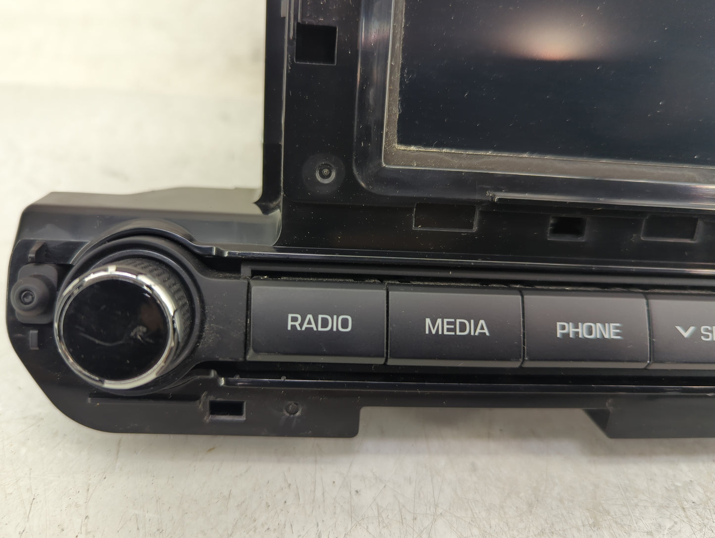 2017-2018 Hyundai Elantra Radio AM FM Cd Player Receiver Replacement P/N:96160-F2101UAT Fits Fits 2017 2018 OEM Used Auto Pa