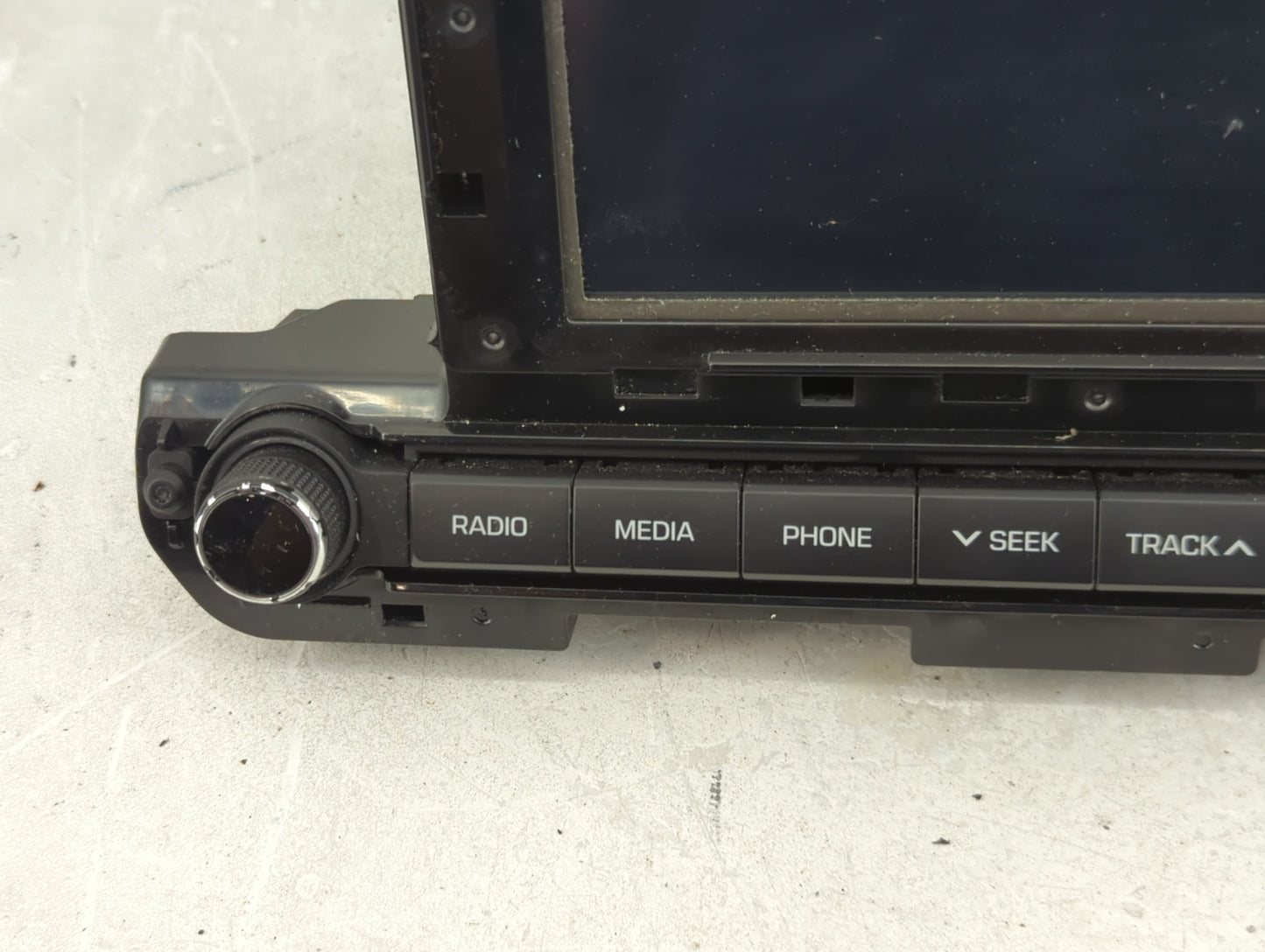 2017-2018 Hyundai Elantra Radio AM FM Cd Player Receiver Replacement P/N:96160-F2101UAT Fits Fits 2017 2018 OEM Used Auto Pa