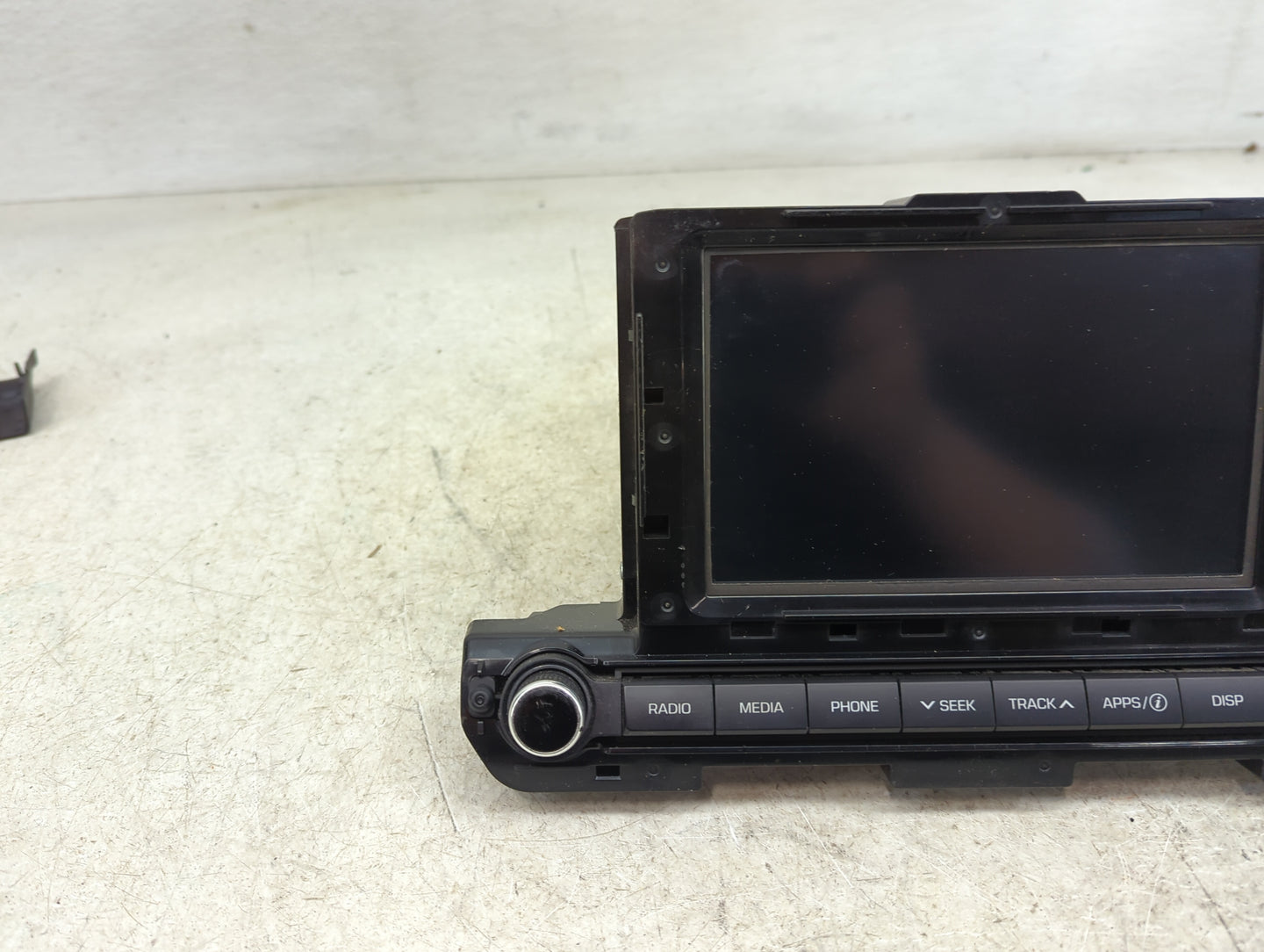 2017-2018 Hyundai Elantra Radio AM FM Cd Player Receiver Replacement Fits Fits 2017 2018 OEM Used Auto Parts - Oemusedautopa