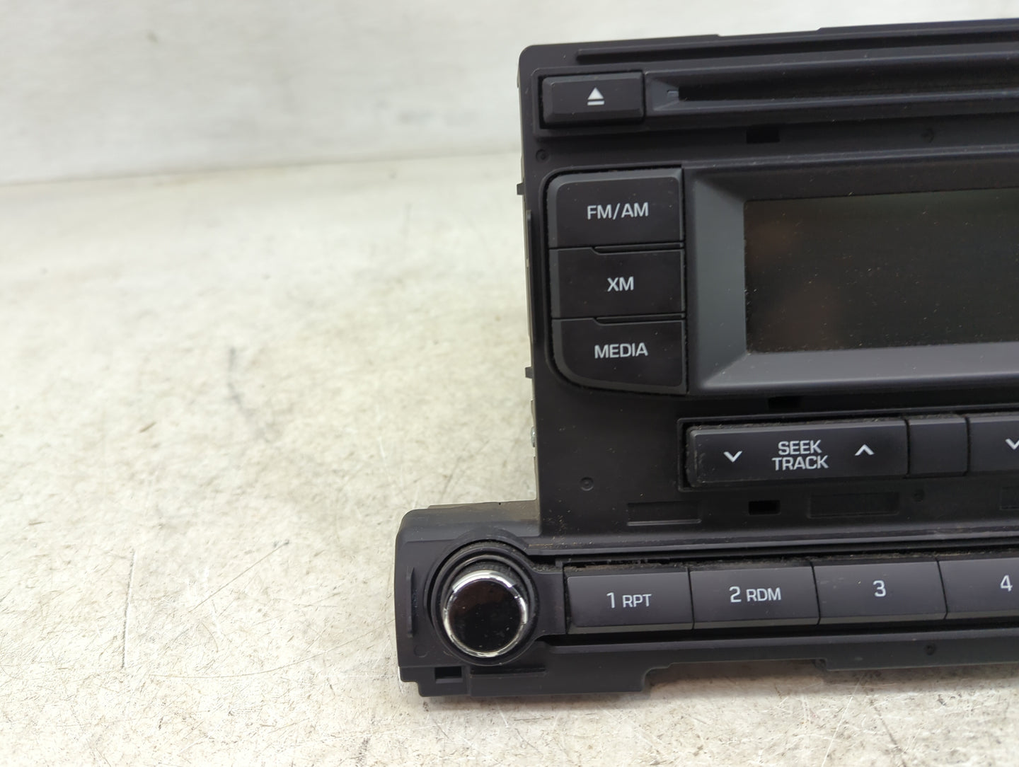 2017-2018 Hyundai Elantra Radio AM FM Cd Player Receiver Replacement P/N:96170-F2100UAT Fits Fits 2017 2018 OEM Used Auto Pa