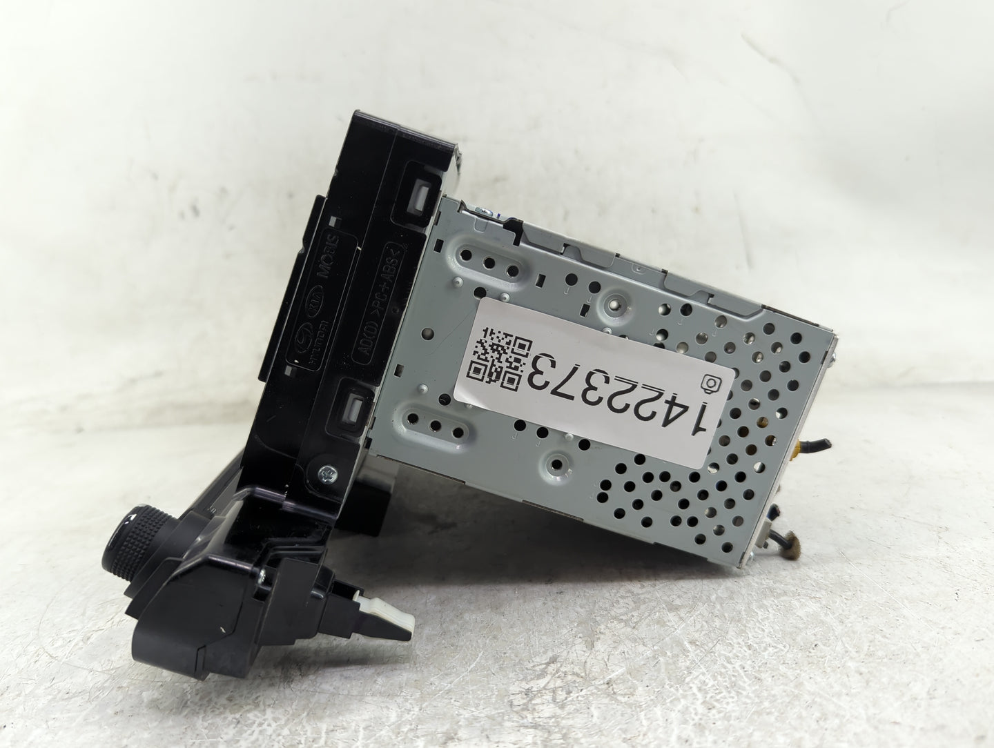 2017-2018 Hyundai Elantra Radio AM FM Cd Player Receiver Replacement P/N:96160-F2100UAT Fits Fits 2017 2018 OEM Used Auto Pa