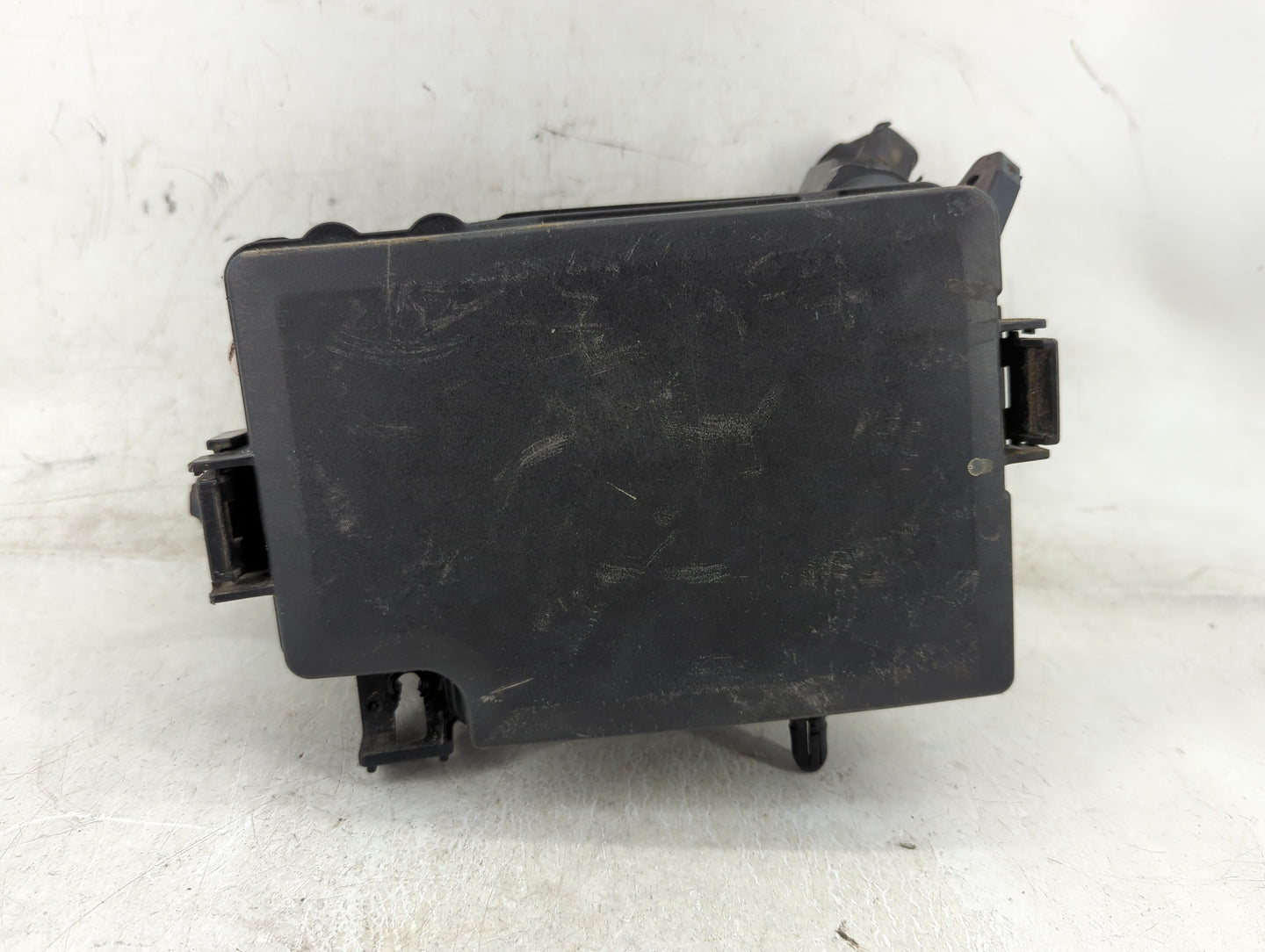 2017 Hyundai Elantra Fusebox Fuse Box Panel Relay Module Fits OEM Used Auto Parts - Oemusedautoparts1.com