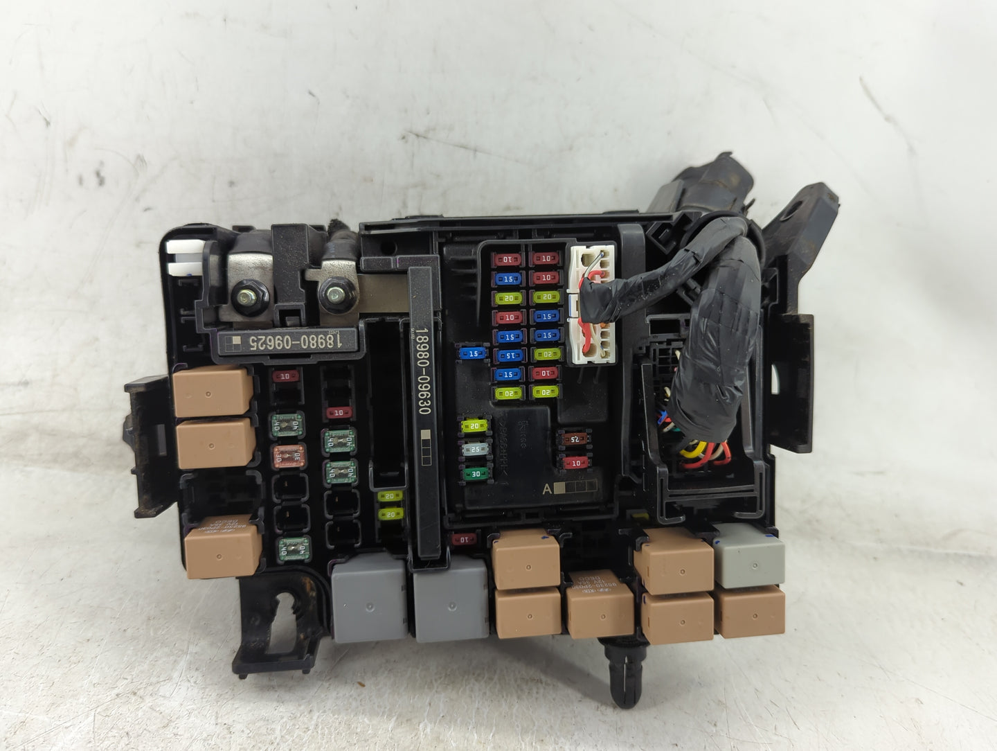 2017 Hyundai Elantra Fusebox Fuse Box Panel Relay Module Fits OEM Used Auto Parts - Oemusedautoparts1.com