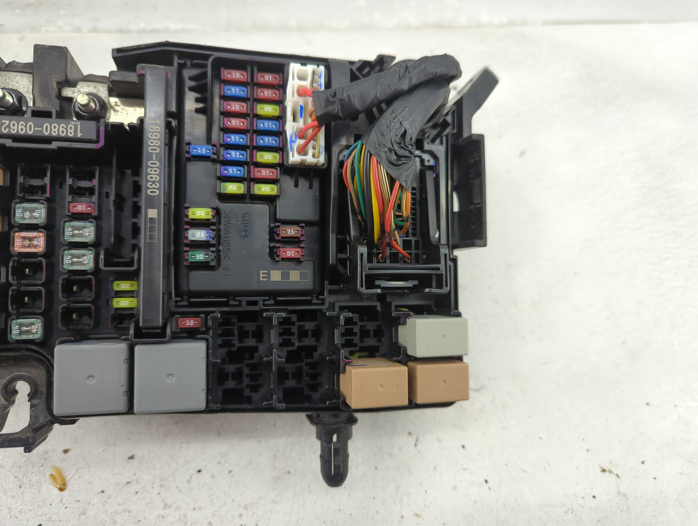 2017 Hyundai Elantra Fusebox Fuse Box Panel Relay Module P/N:91956-F2021 Fits OEM Used Auto Parts - Oemusedautoparts1.com