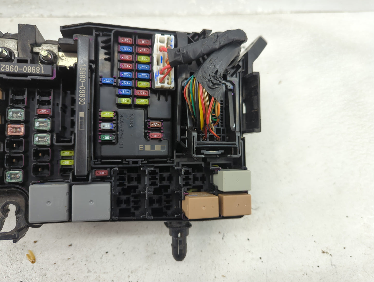 2017 Hyundai Elantra Fusebox Fuse Box Panel Relay Module P/N:91956-F2021 Fits OEM Used Auto Parts - Oemusedautoparts1.com