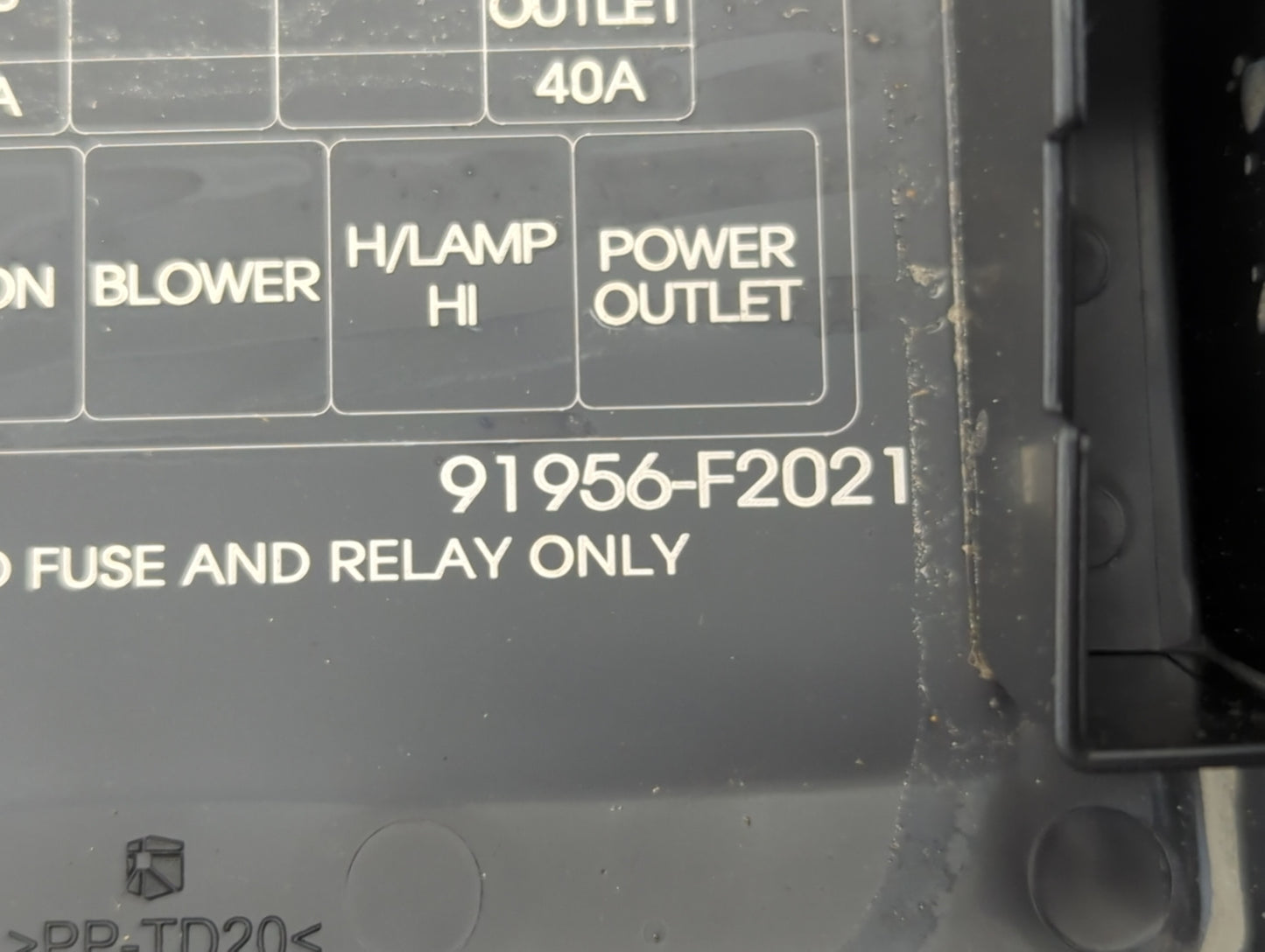 2017 Hyundai Elantra Fusebox Fuse Box Panel Relay Module P/N:91956-F2021 Fits OEM Used Auto Parts - Oemusedautoparts1.com