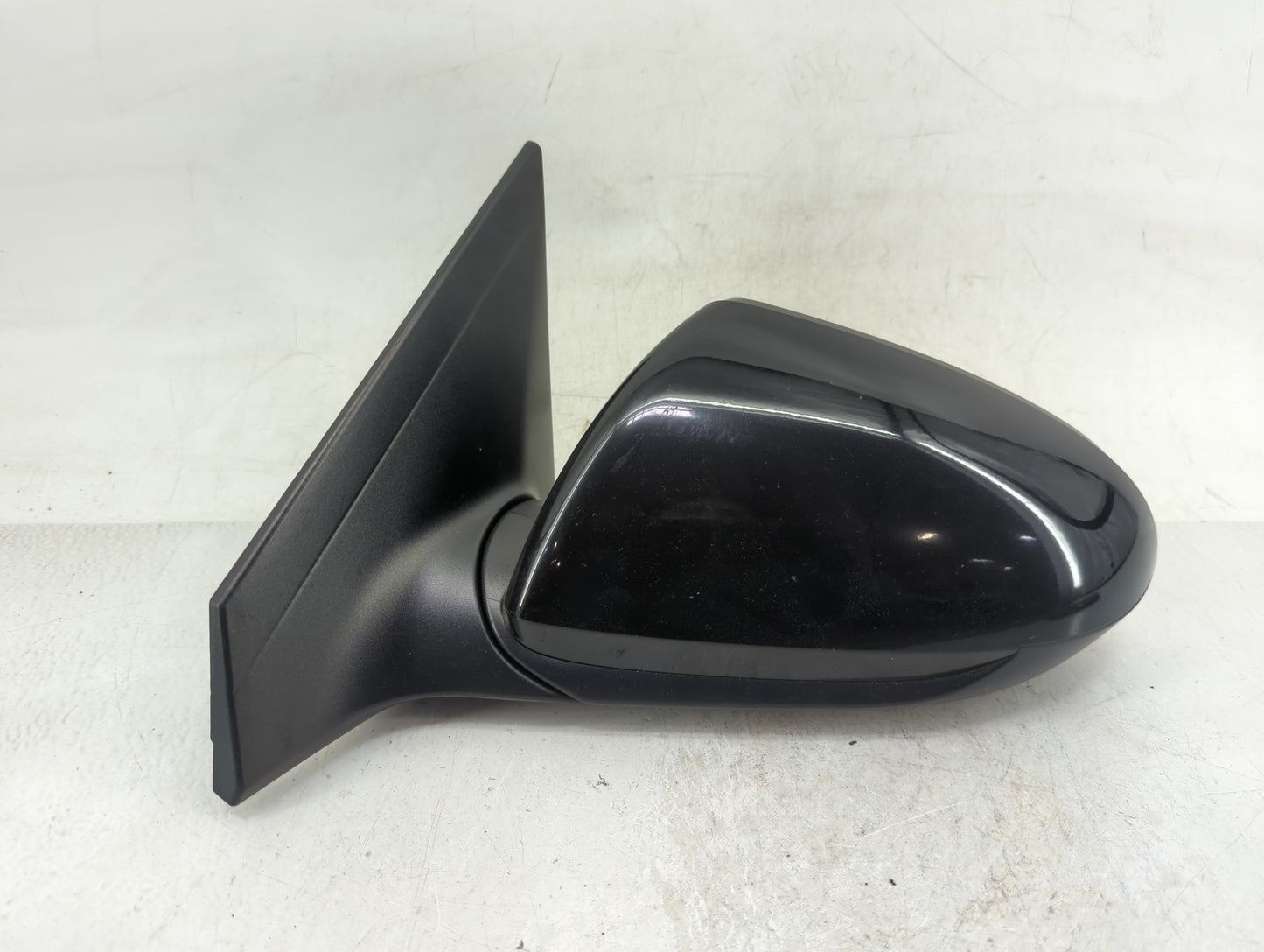 2017-2020 Hyundai Elantra Driver Side View Mirror - Left Door Mirror OEM Used - Oemusedautoparts1.com