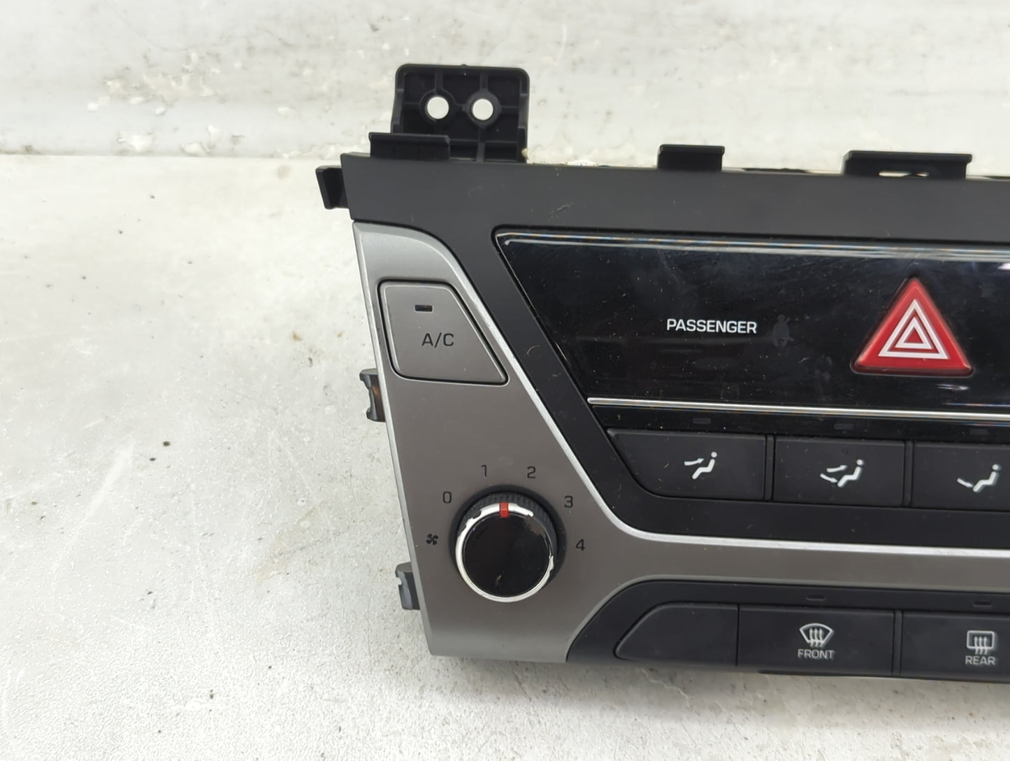 2017-2018 Hyundai Elantra Climate Control Module Temperature AC/Heater Replacement P/N:97250-F20604X Fits Fits 2017 2018 OEM