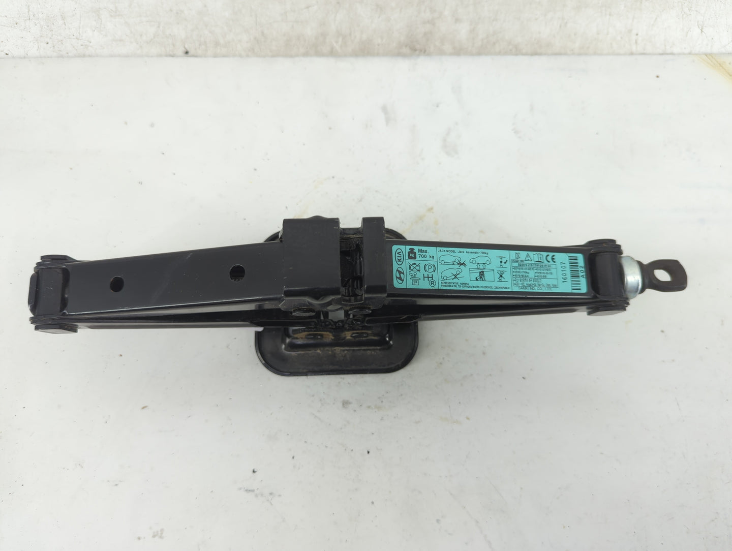 2017 Hyundai Elantra Spare Scissor Car Jack 1429268 - Oemusedautoparts1.com