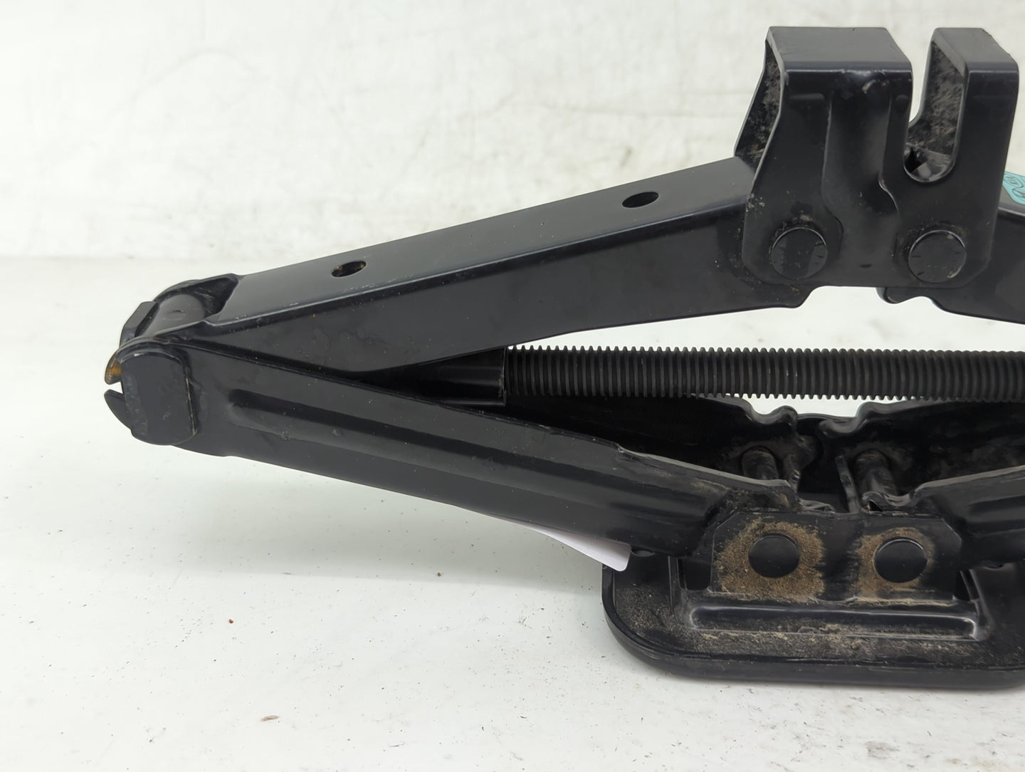 2017 Hyundai Elantra Spare Scissor Car Jack 1429268 - Oemusedautoparts1.com