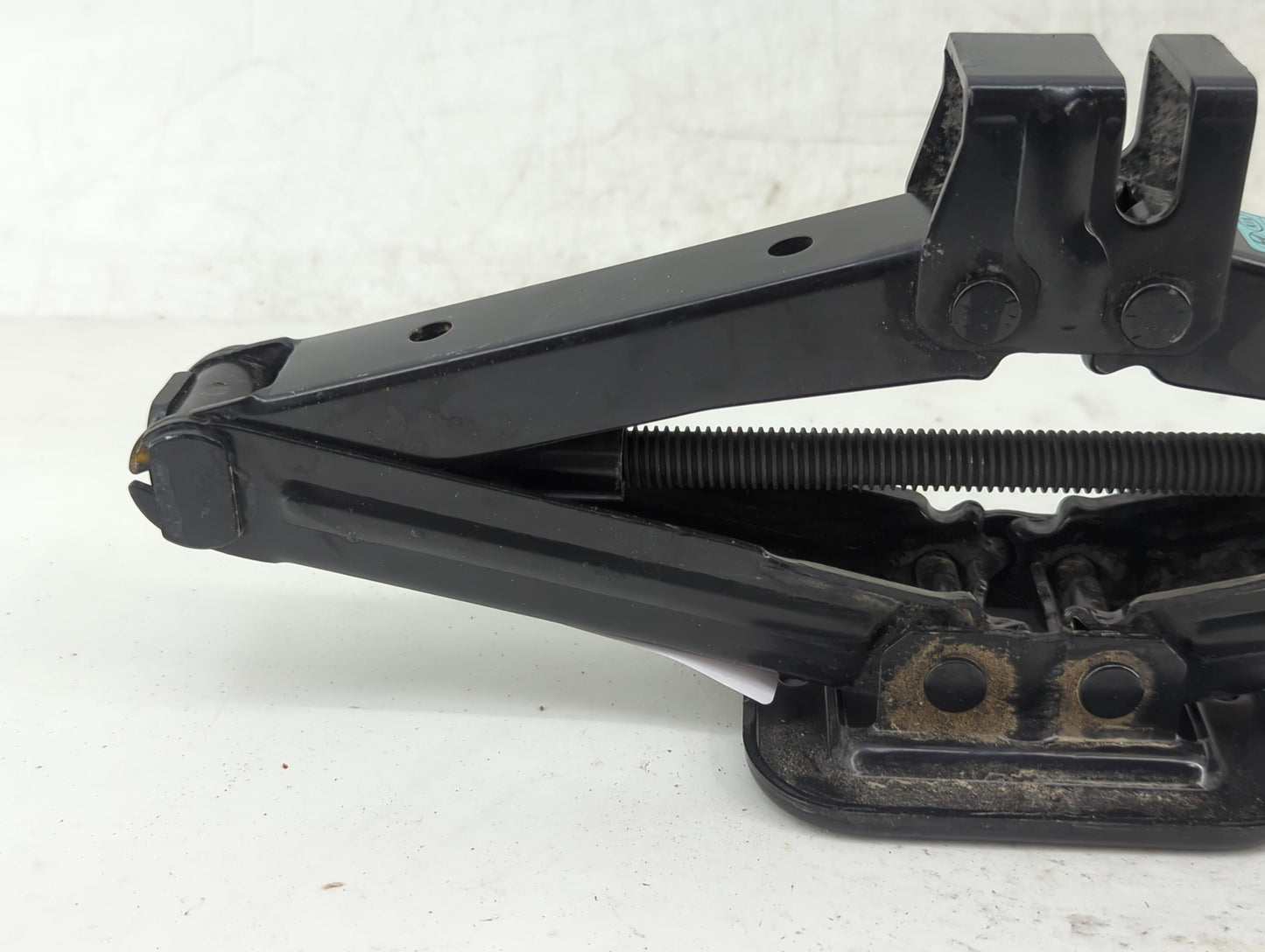 2017 Hyundai Elantra Spare Scissor Car Jack 1429268 - Oemusedautoparts1.com