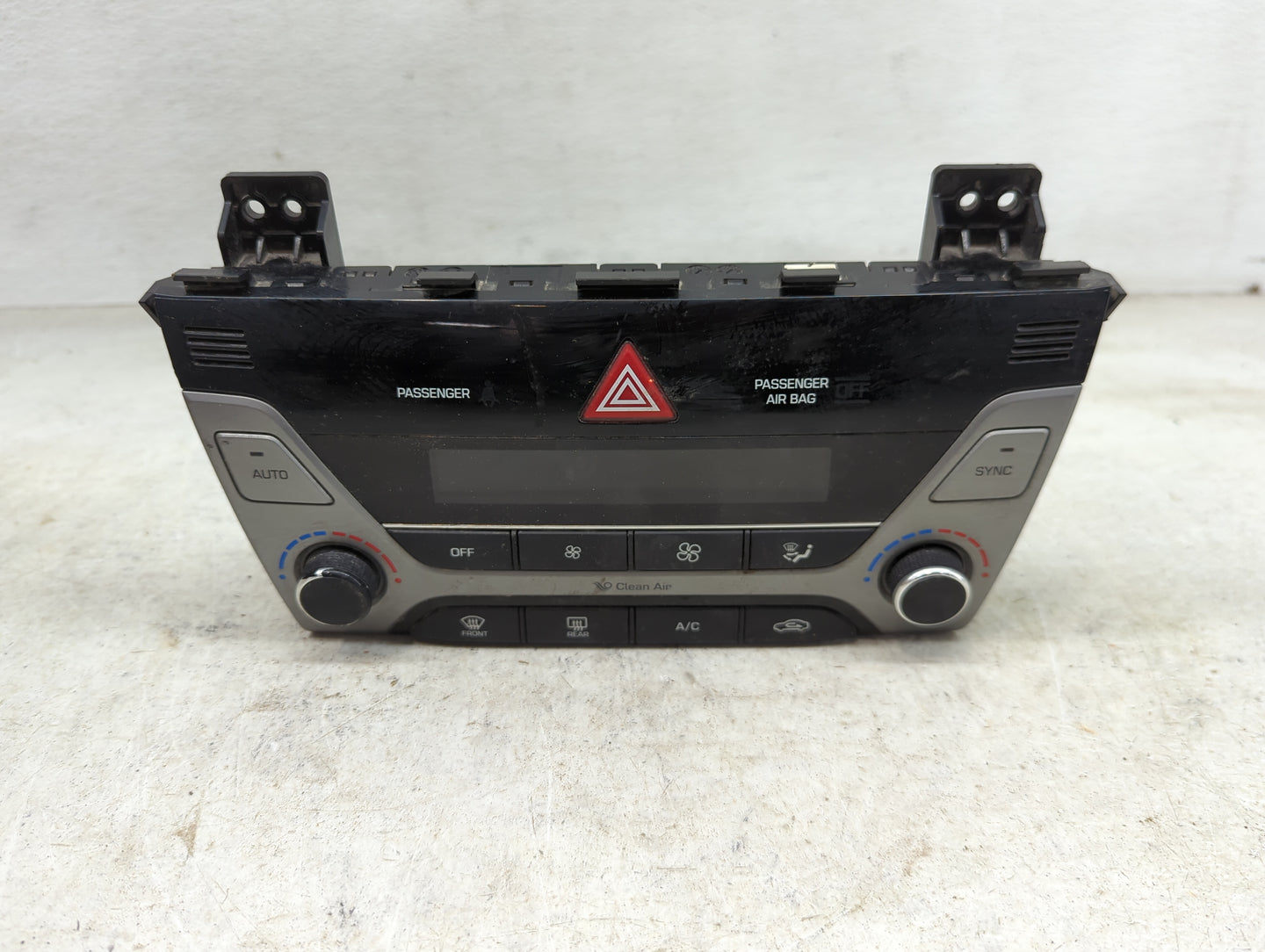 2017-2018 Hyundai Elantra Climate Control Module Temperature AC/Heater Replacement P/N:97250-F2231RET Fits Fits 2017 2018 OE