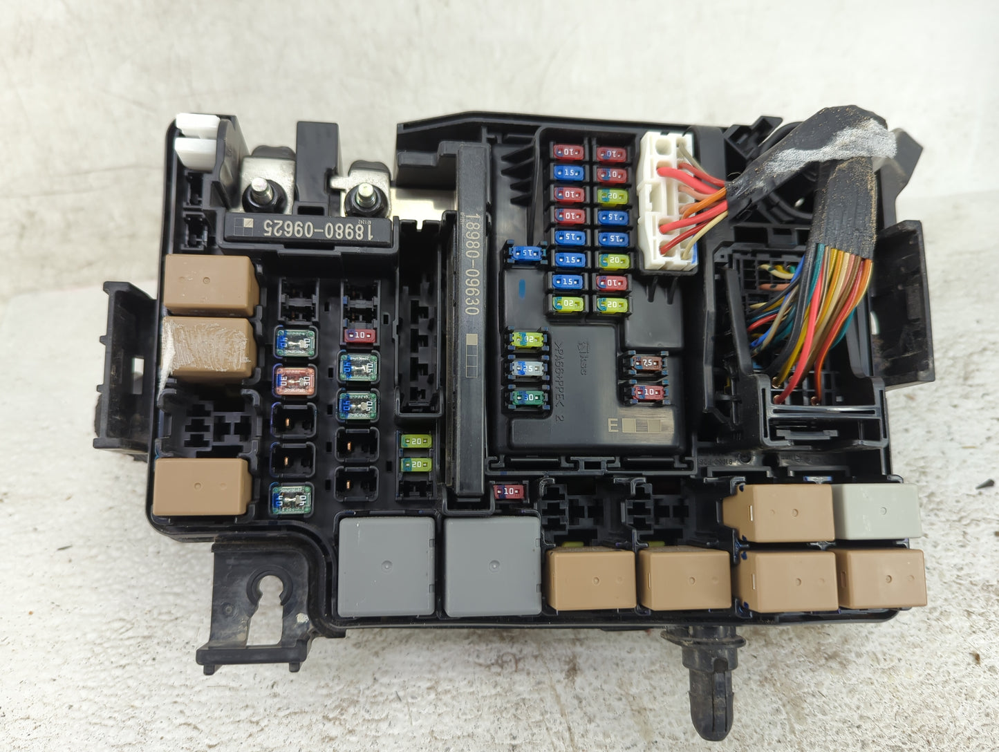 2017 Hyundai Elantra Fusebox Fuse Box Panel Relay Module P/N:18980-09625 18980-09630 Fits OEM Used Auto Parts - Oemusedautop
