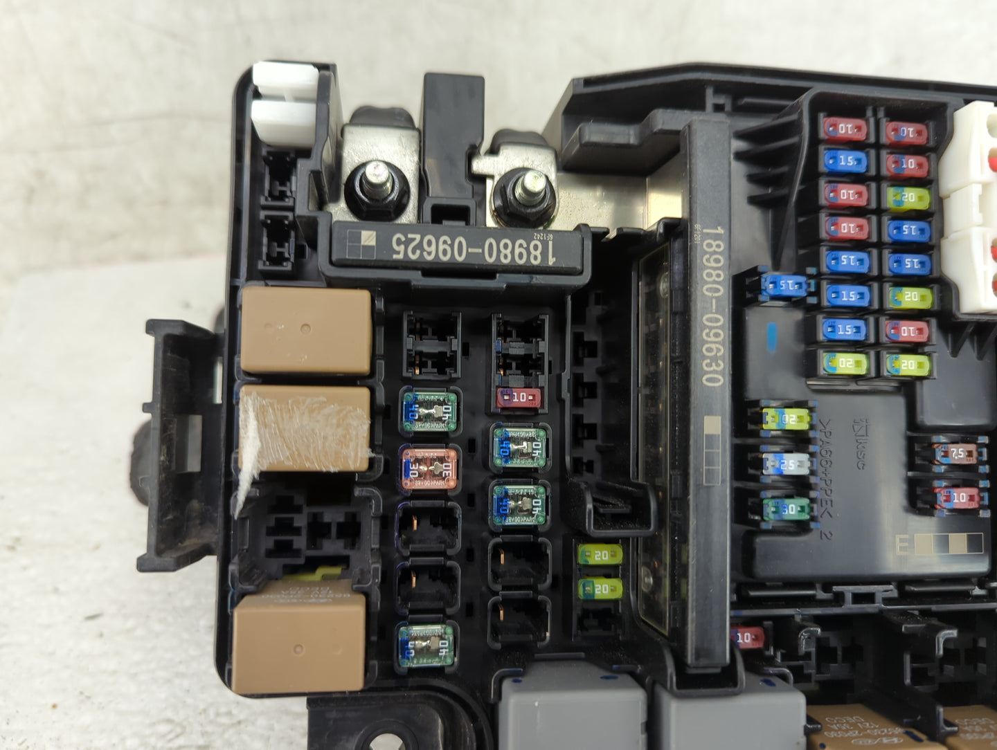 2017 Hyundai Elantra Fusebox Fuse Box Panel Relay Module P/N:18980-09625 18980-09630 Fits OEM Used Auto Parts - Oemusedautop