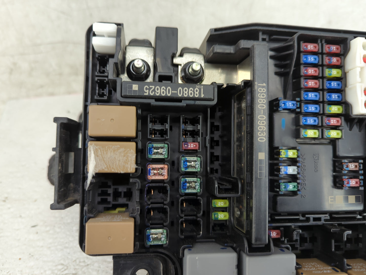 2017 Hyundai Elantra Fusebox Fuse Box Panel Relay Module P/N:18980-09625 18980-09630 Fits OEM Used Auto Parts - Oemusedautop