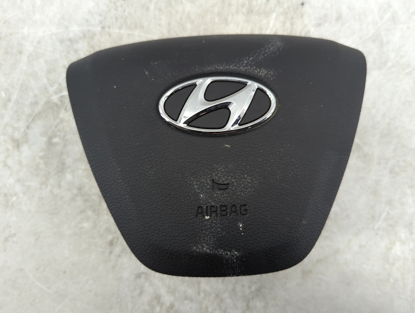 2017 Hyundai Elantra Air Bag Driver Left Steering Wheel Mounted P/N:2000384 Fits OEM Used Auto Parts - Oemusedautoparts1.com