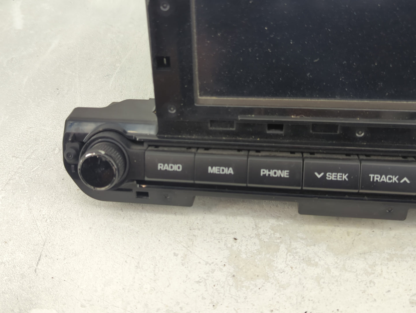 2017-2018 Hyundai Elantra Radio AM FM Cd Player Receiver Replacement P/N:96160-F2100UAT Fits Fits 2017 2018 OEM Used Auto Pa