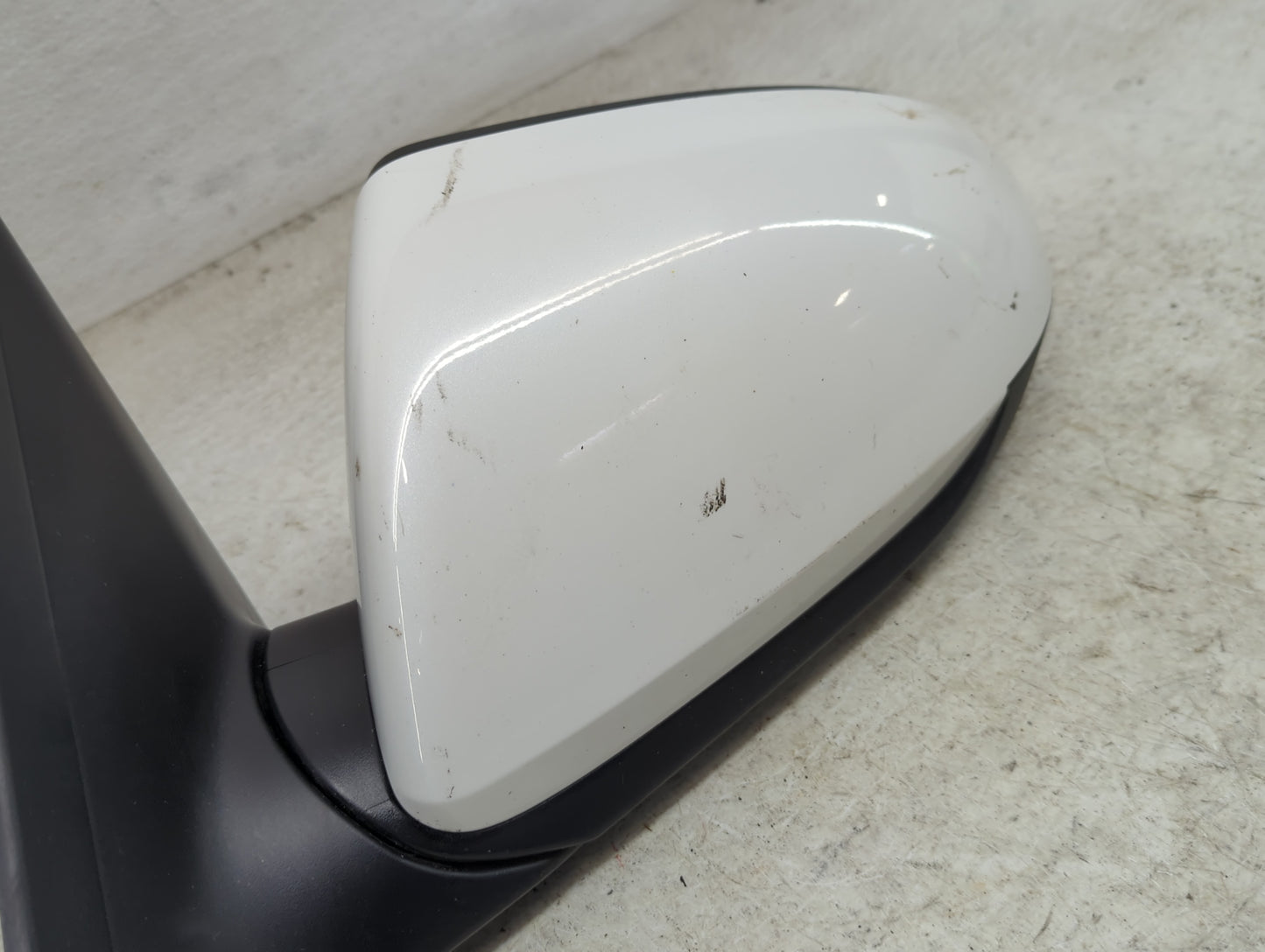 2017-2020 Hyundai Elantra Driver Side View Mirror - Left Door Mirror OEM Used - Oemusedautoparts1.com