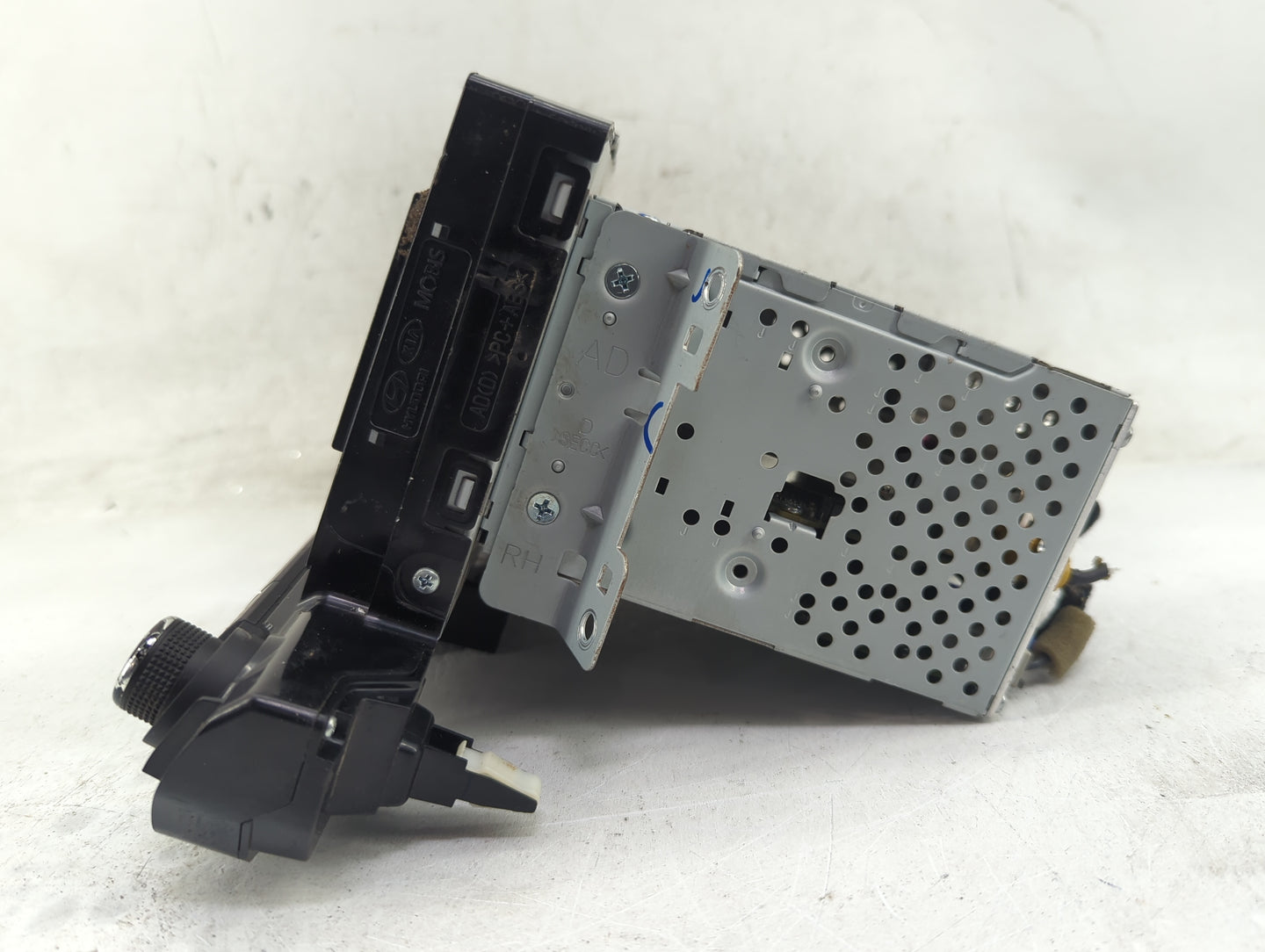 2017-2018 Hyundai Elantra Radio AM FM Cd Player Receiver Replacement P/N:96560-F2210 AC640F24N Fits Fits 2017 2018 OEM Used 
