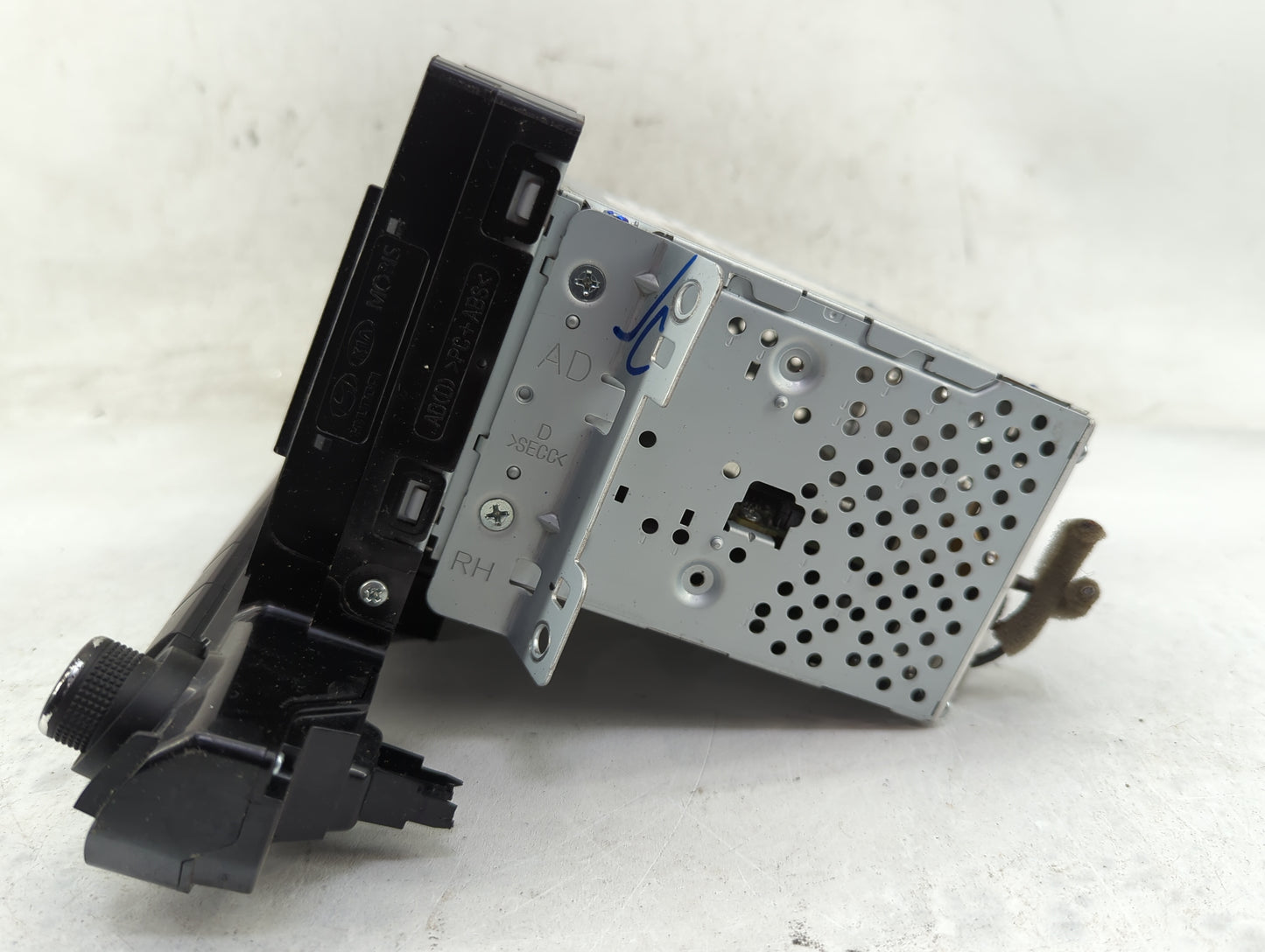 2017-2018 Hyundai Elantra Radio AM FM Cd Player Receiver Replacement P/N:96160-F2100UAT AVB40F2AN Fits Fits 2017 2018 OEM Us