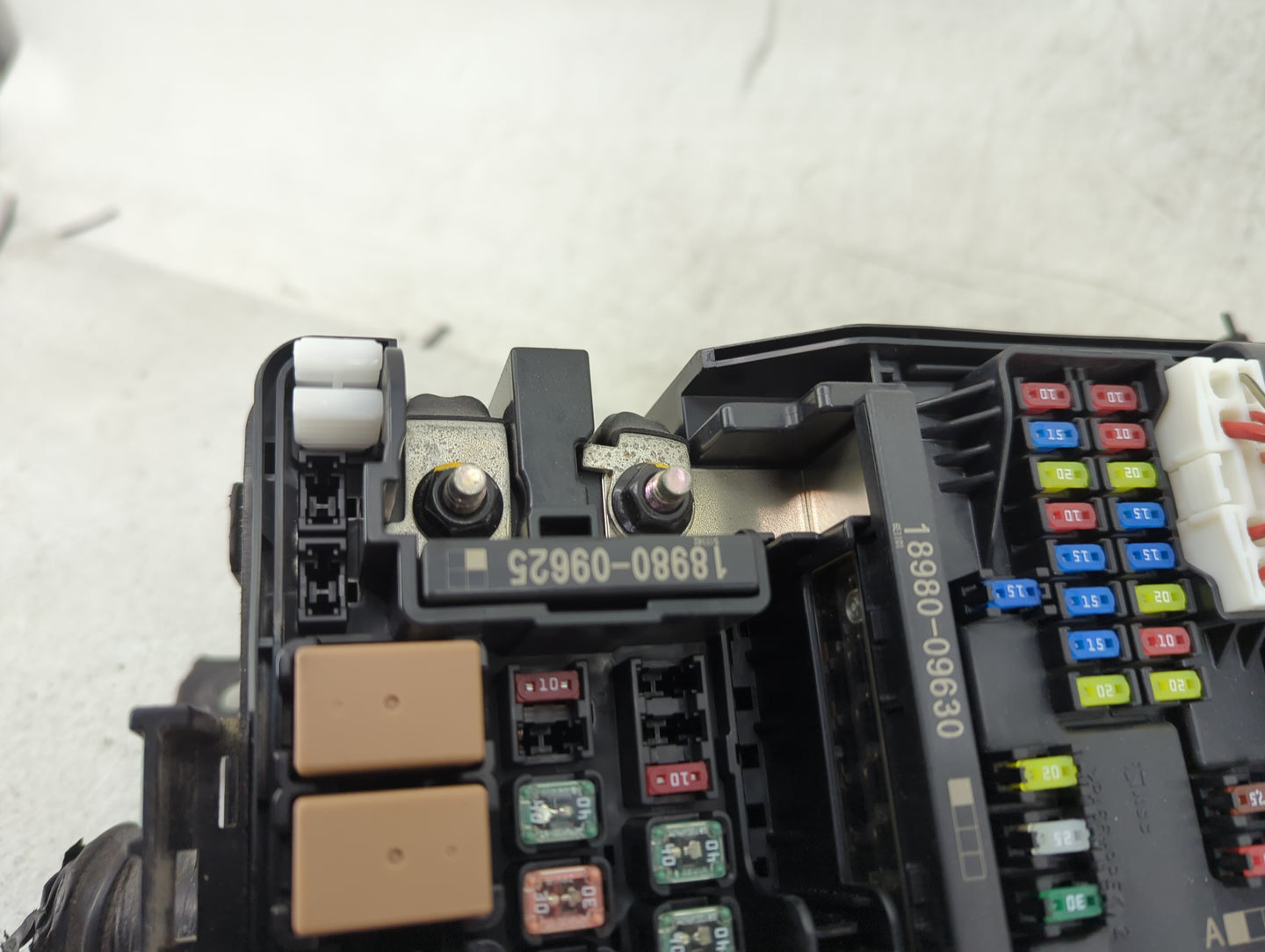 2017 Hyundai Elantra Fusebox Fuse Box Panel Relay Module P/N:91203-F2100 91956-F2020, 18980-09625, 18980-09630, 18960-09625 