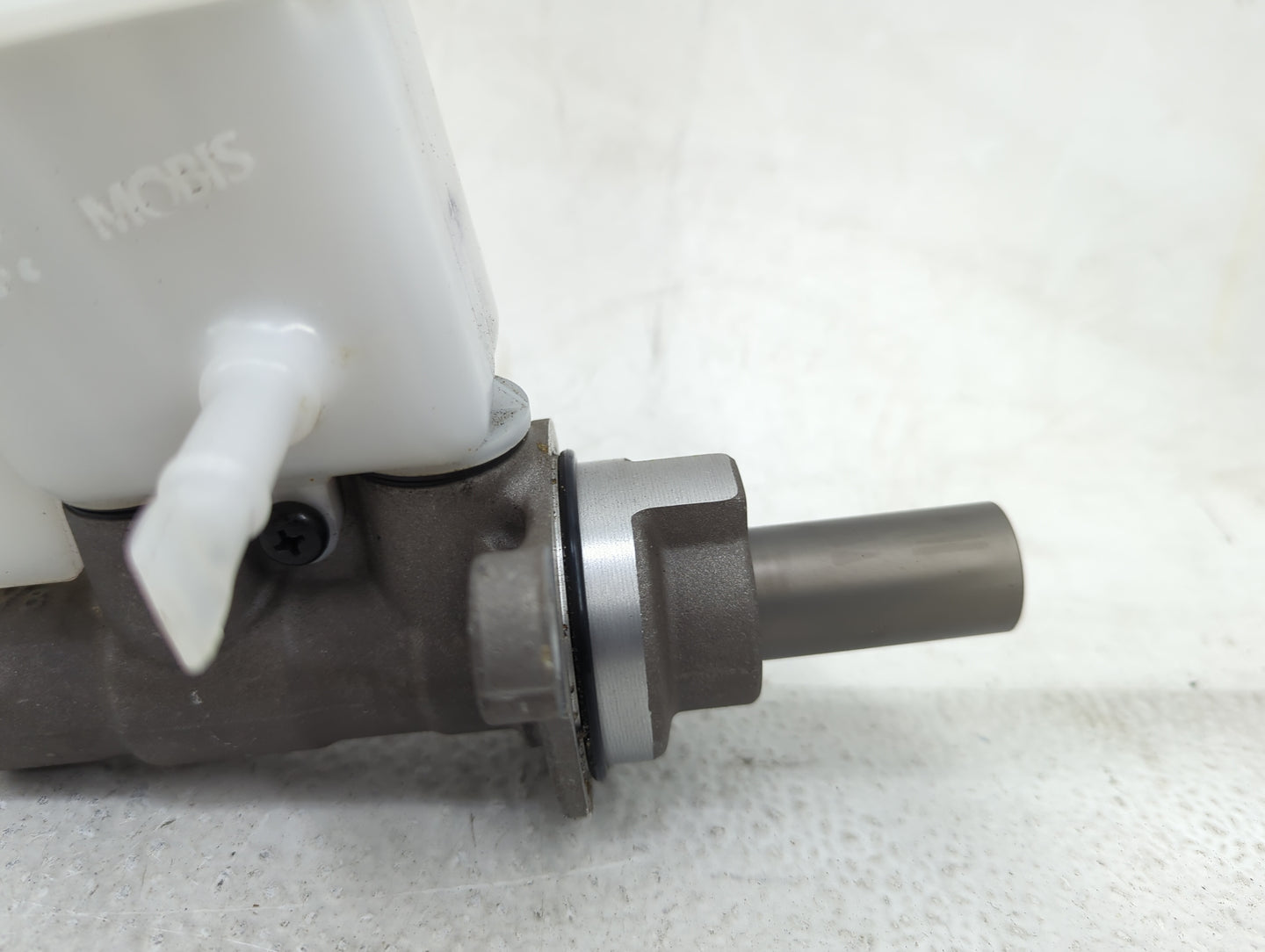 Hyundai Elantra Brake Master Cylinder 1451068 - Oemusedautoparts1.com