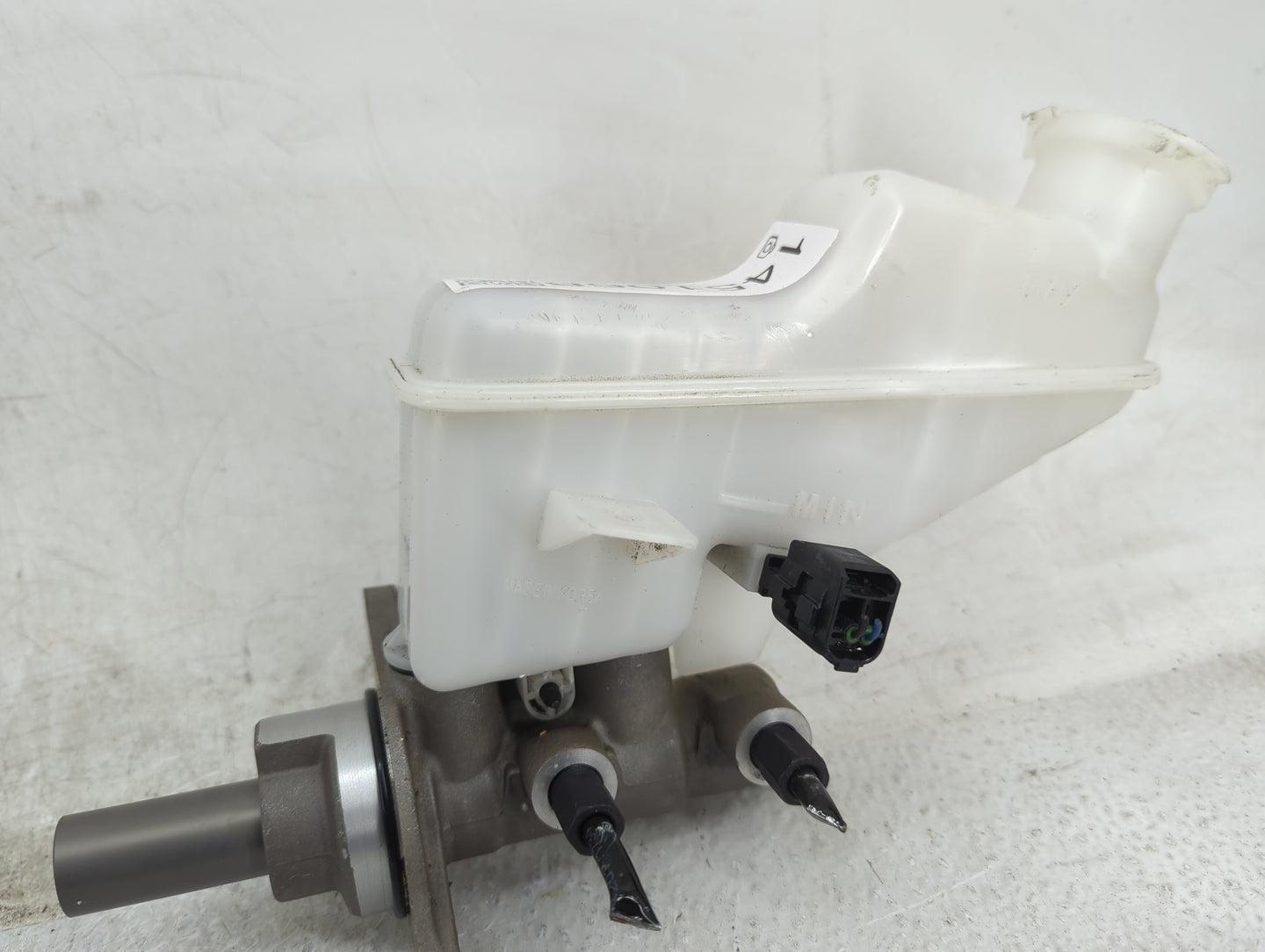 Hyundai Elantra Brake Master Cylinder 1451068 - Oemusedautoparts1.com
